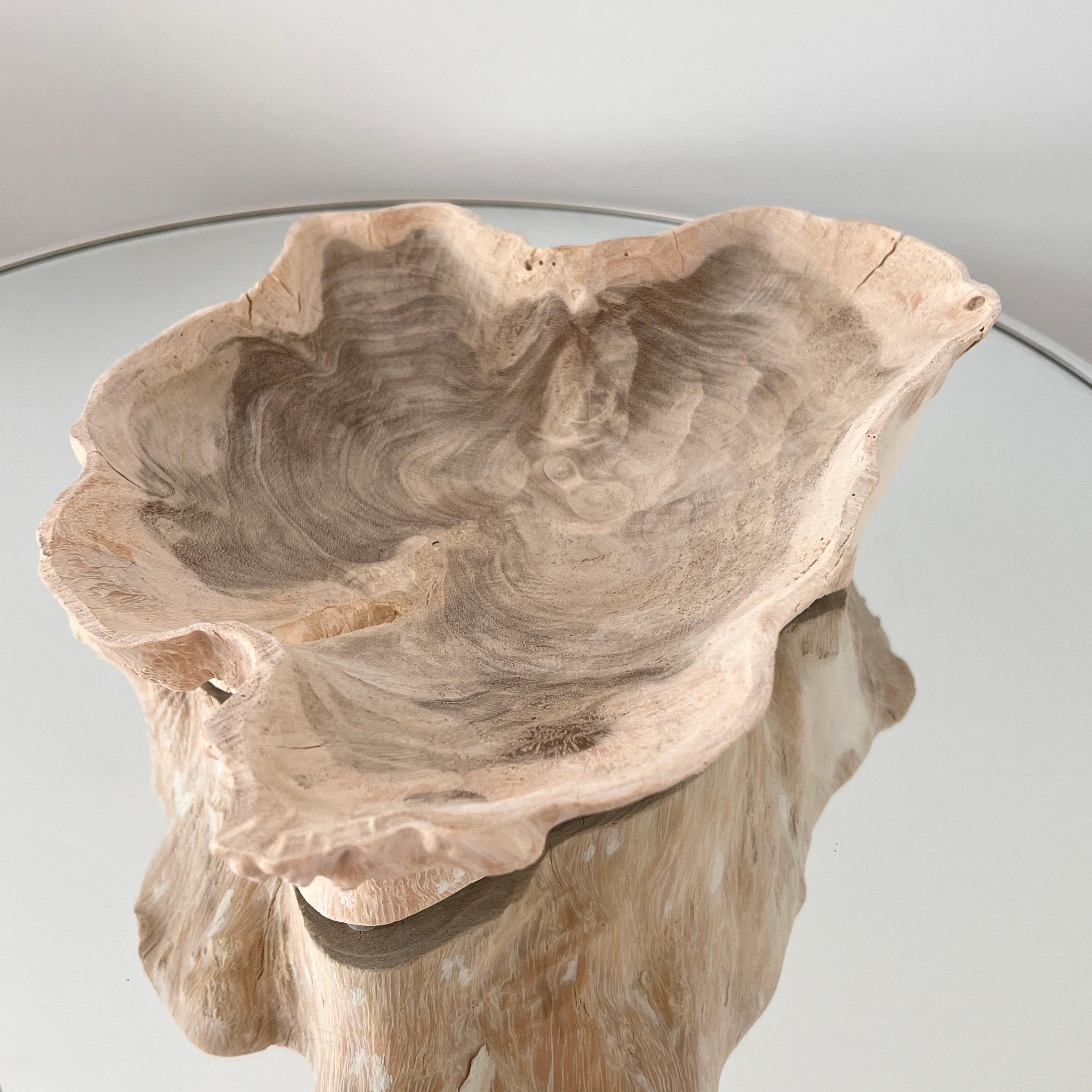 Organic Bleached Teak Root Wood Bowl with Live Edges, Indonesia In Excellent Condition In Fort Lauderdale, FL