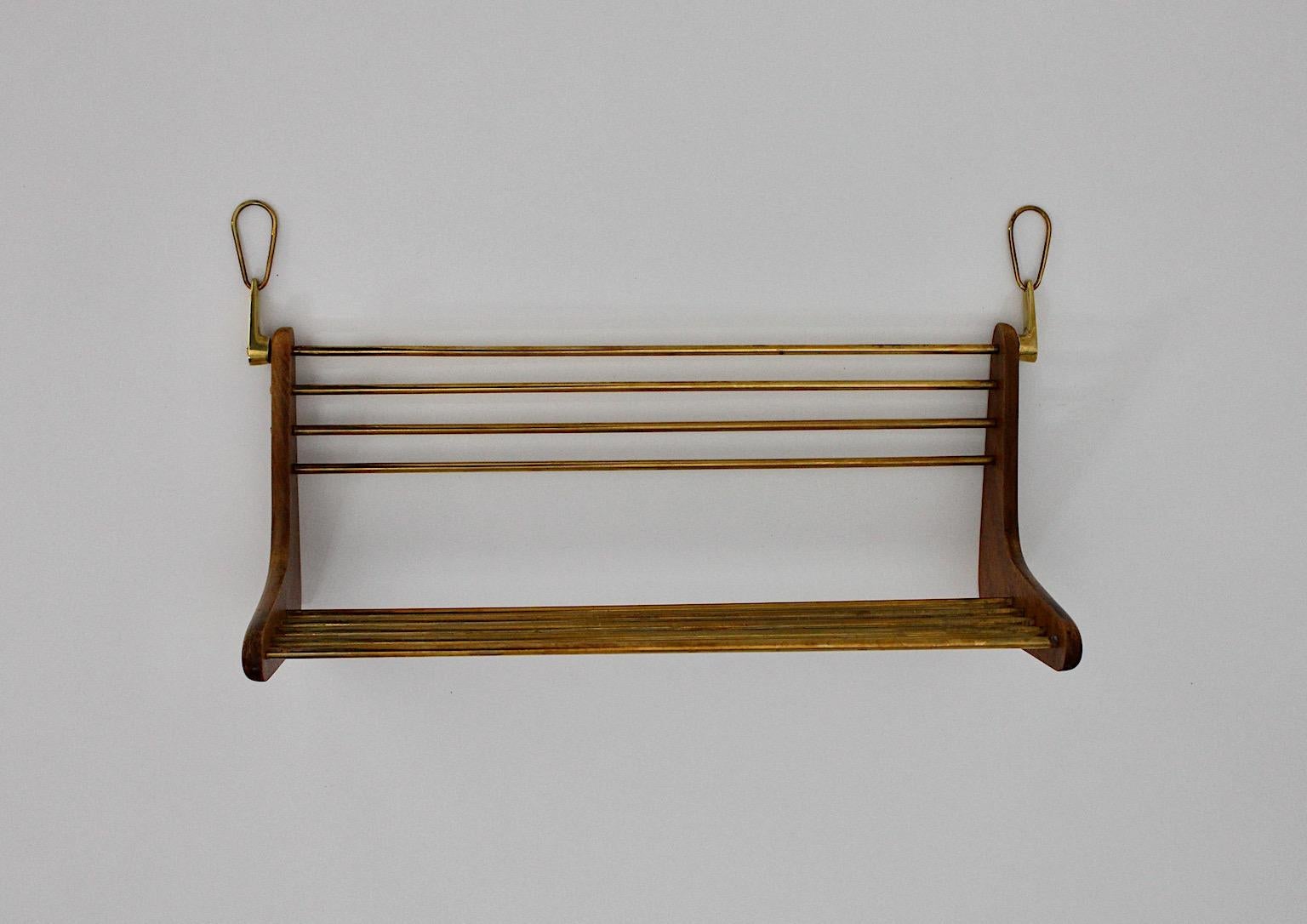 Organic Carl Auböck Authentic Vintage Brass Walnut Wall Shelf Book Shelf, 1950s In Good Condition For Sale In Vienna, AT