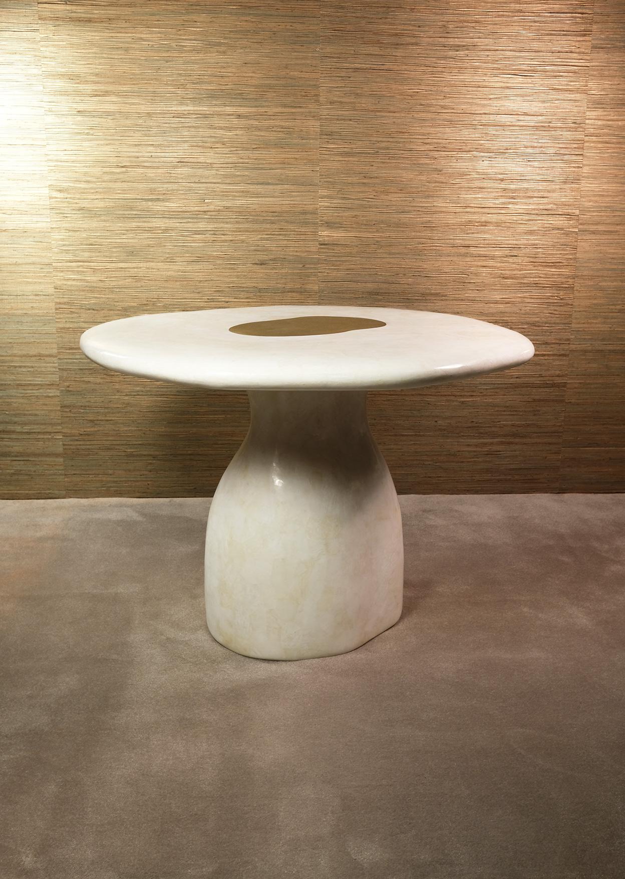 Laiton Table centrale organique en cristal de Table Rock et laiton texturé par Ginger Brown en vente