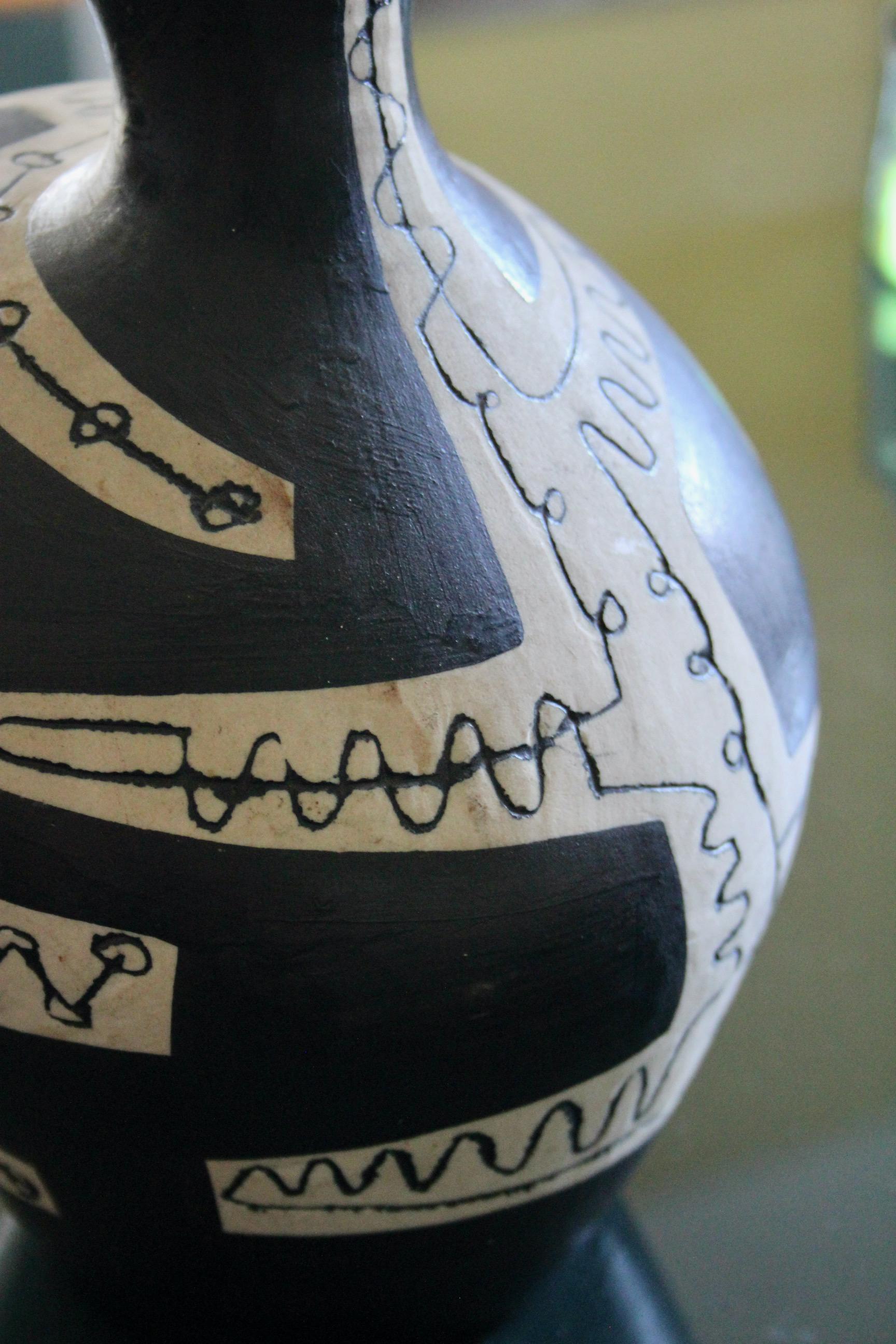 Organic ceramic vase In Good Condition For Sale In grand Lancy, CH