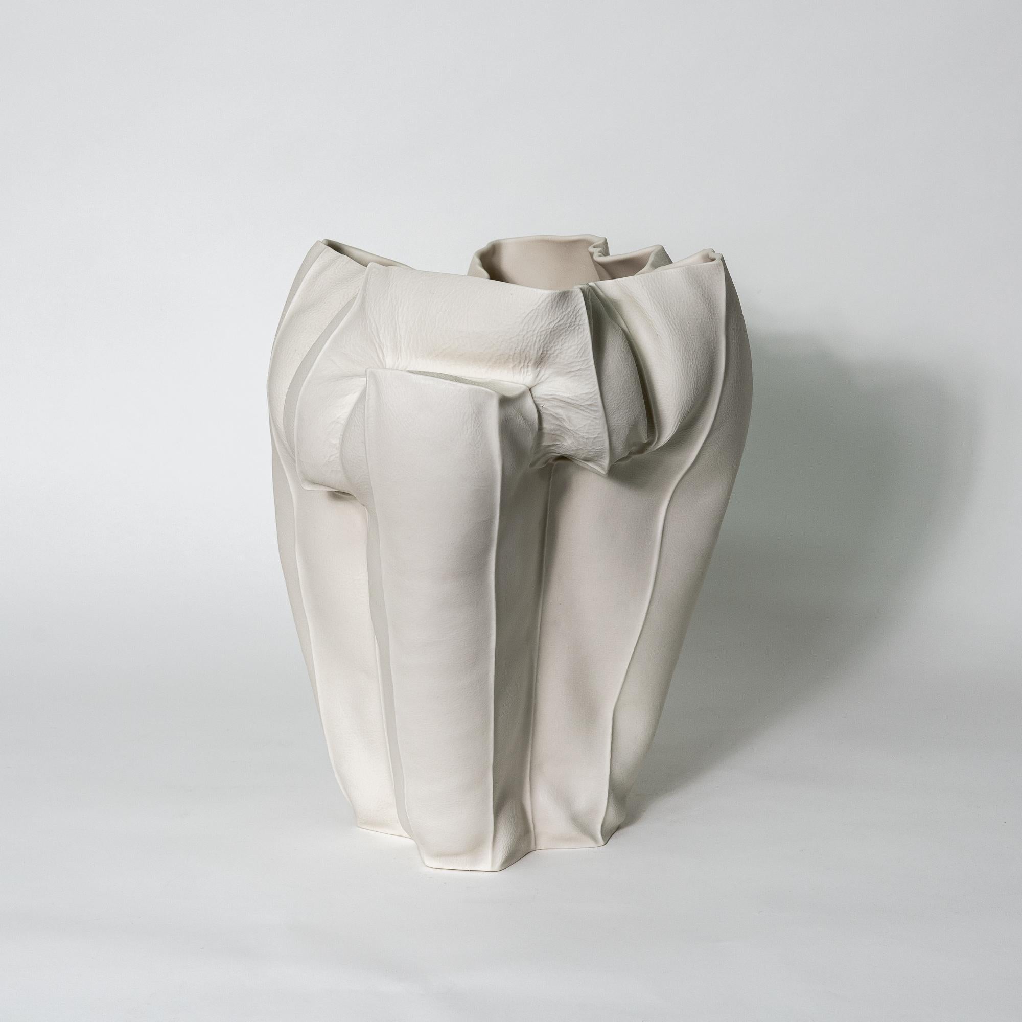 Americano Vaso organico in ceramica, Kawa Large Vessel 05, Scultura, Astratto, Porcellana in vendita