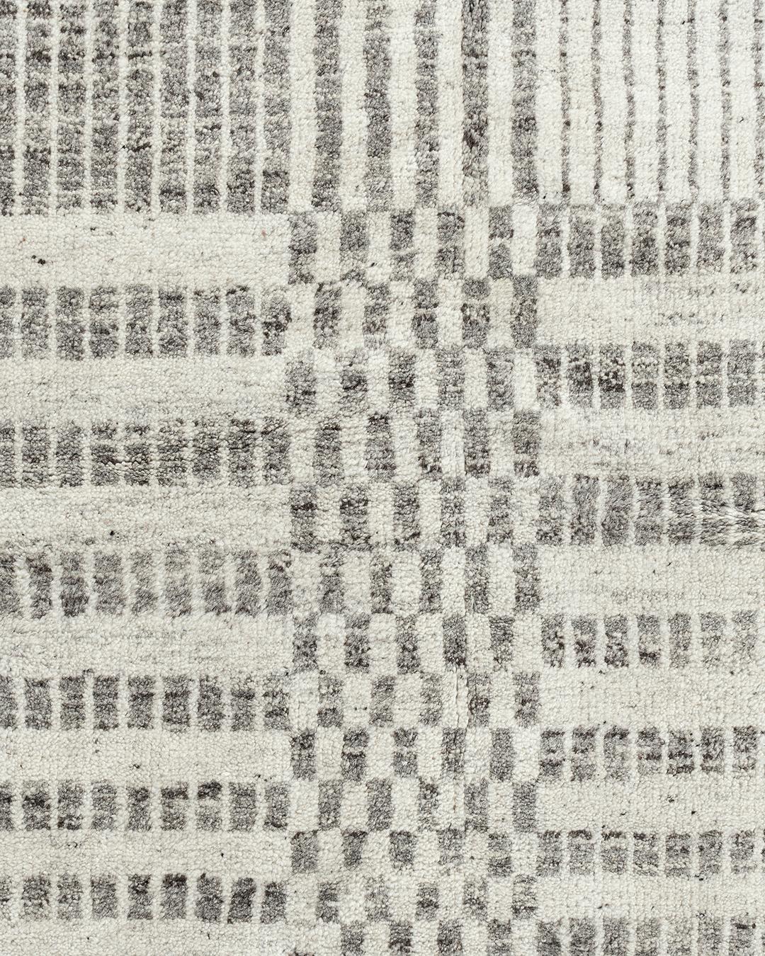 Organic Checker Contemporary Gray Area Rug  10' x 14' For Sale 1