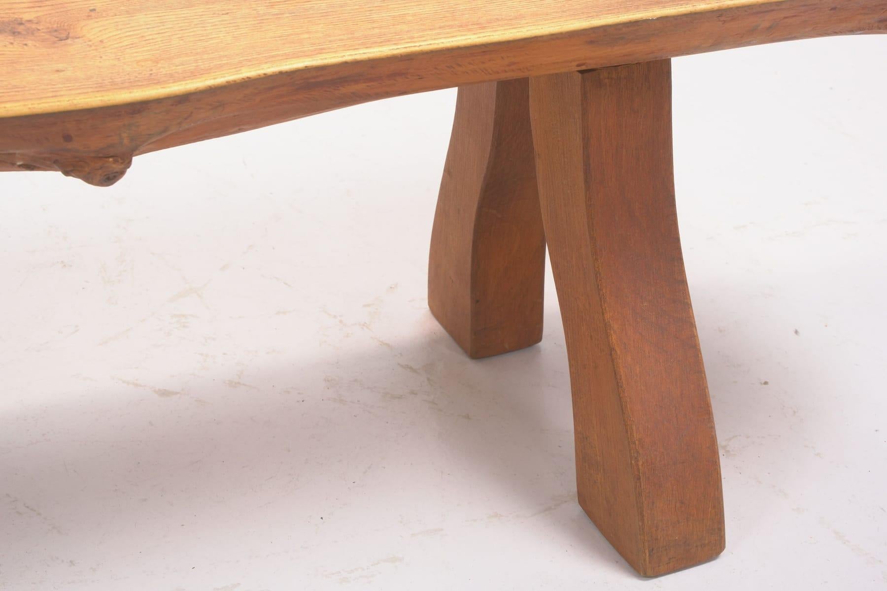 Organic coffee table / bench in solid elm, by C-A Beijbom, Scandinavian Modern. In Good Condition For Sale In Stockholm, SE