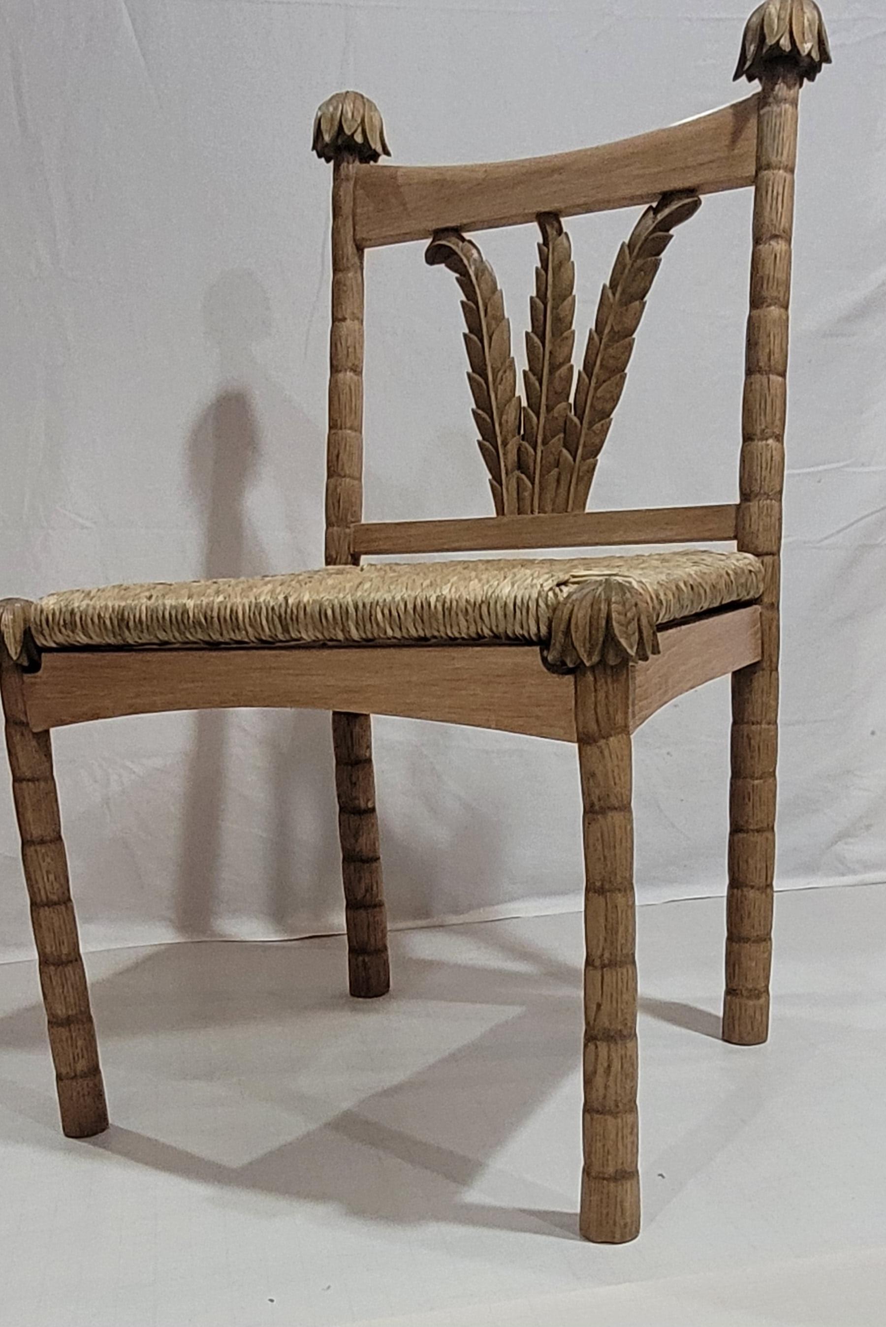 Americano Collection'S:  Sedia in Oak massiccio con gambe e motivi di alberi di Pal intagliati a mano in vendita