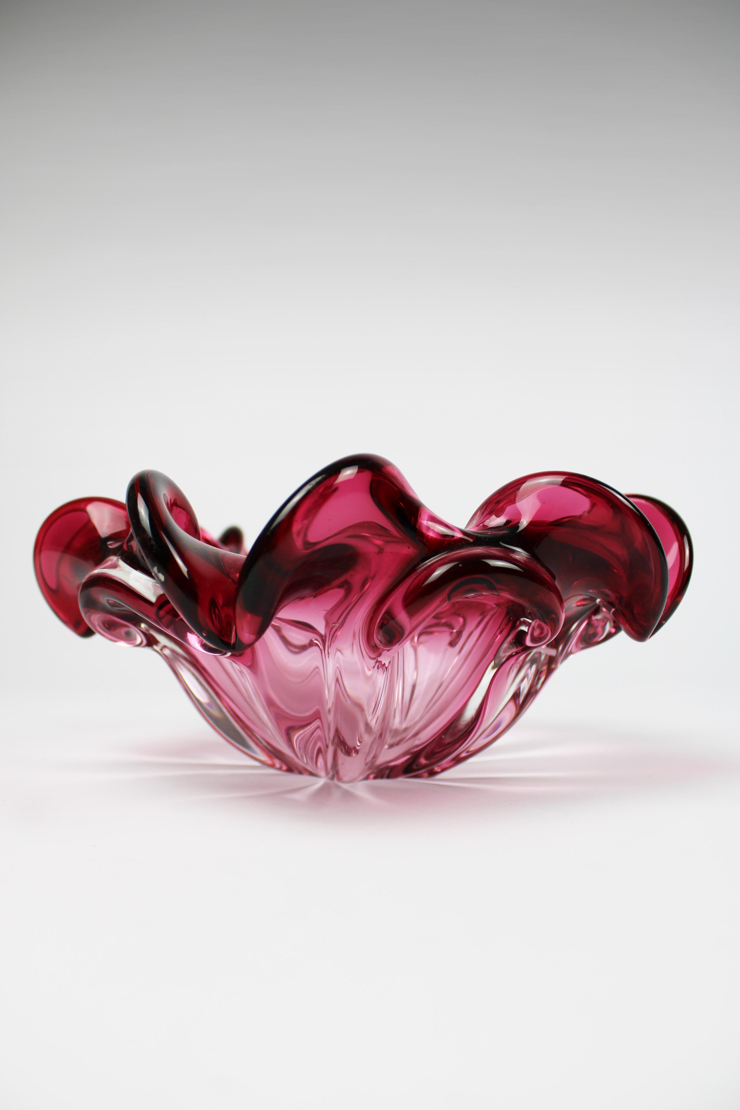 Organic Crystal bowl Floral Cherry Red Murano 20th Century Italy For Sale 2