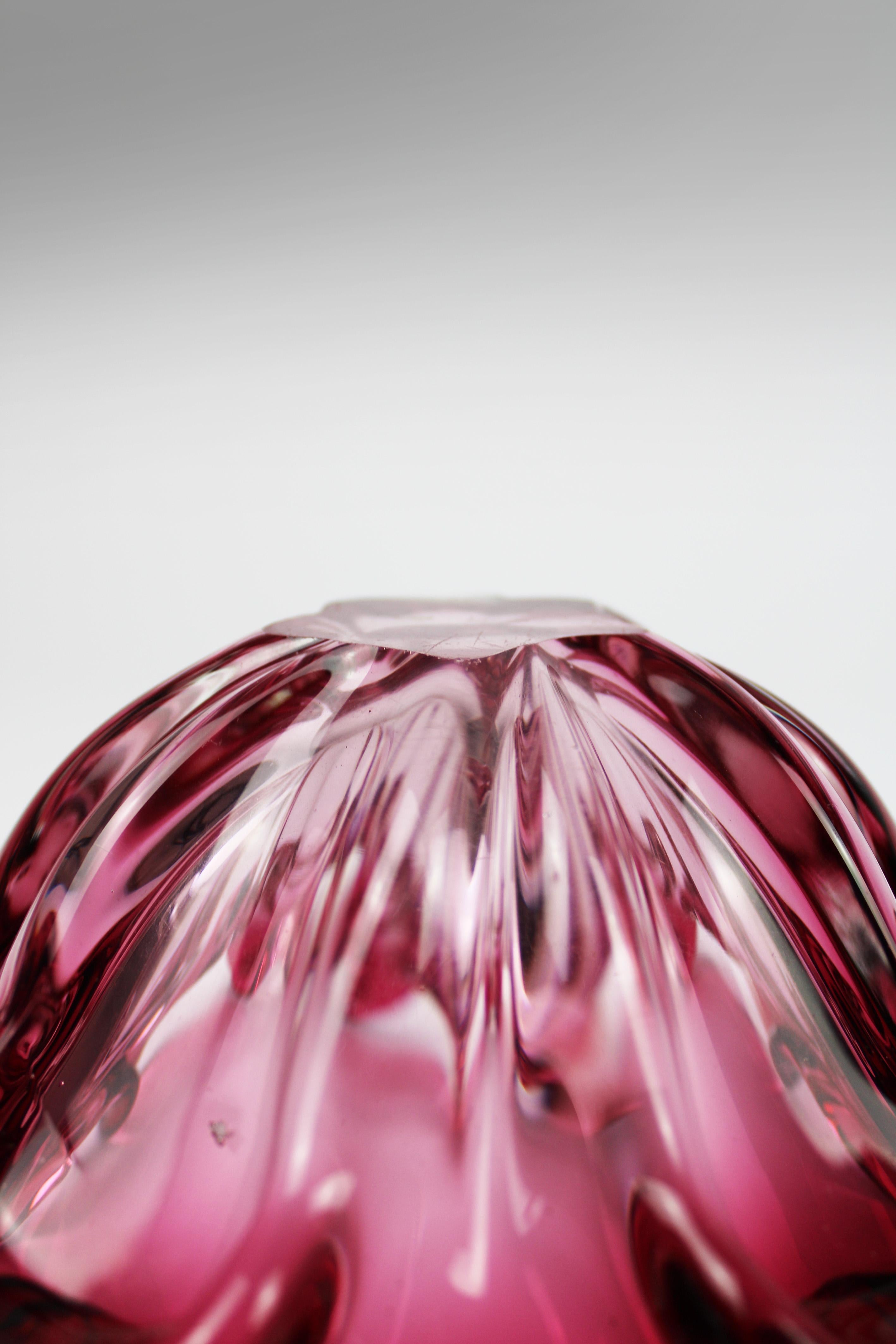 Organic Crystal bowl Floral Cherry Red Murano 20th Century Italy For Sale 3