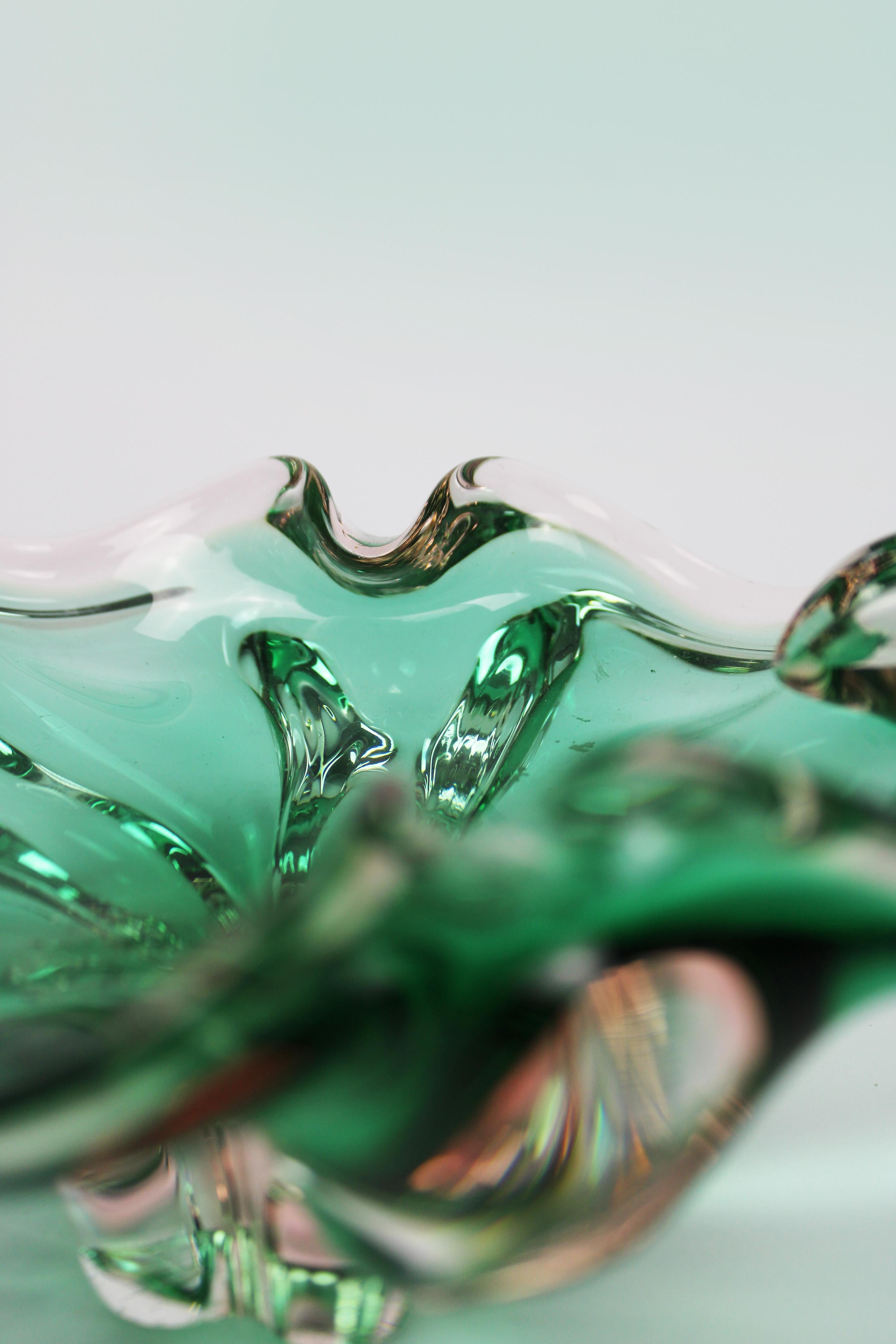 Ciotola organica in cristallo floreale verde turchese Murano XX secolo Italia in vendita 4