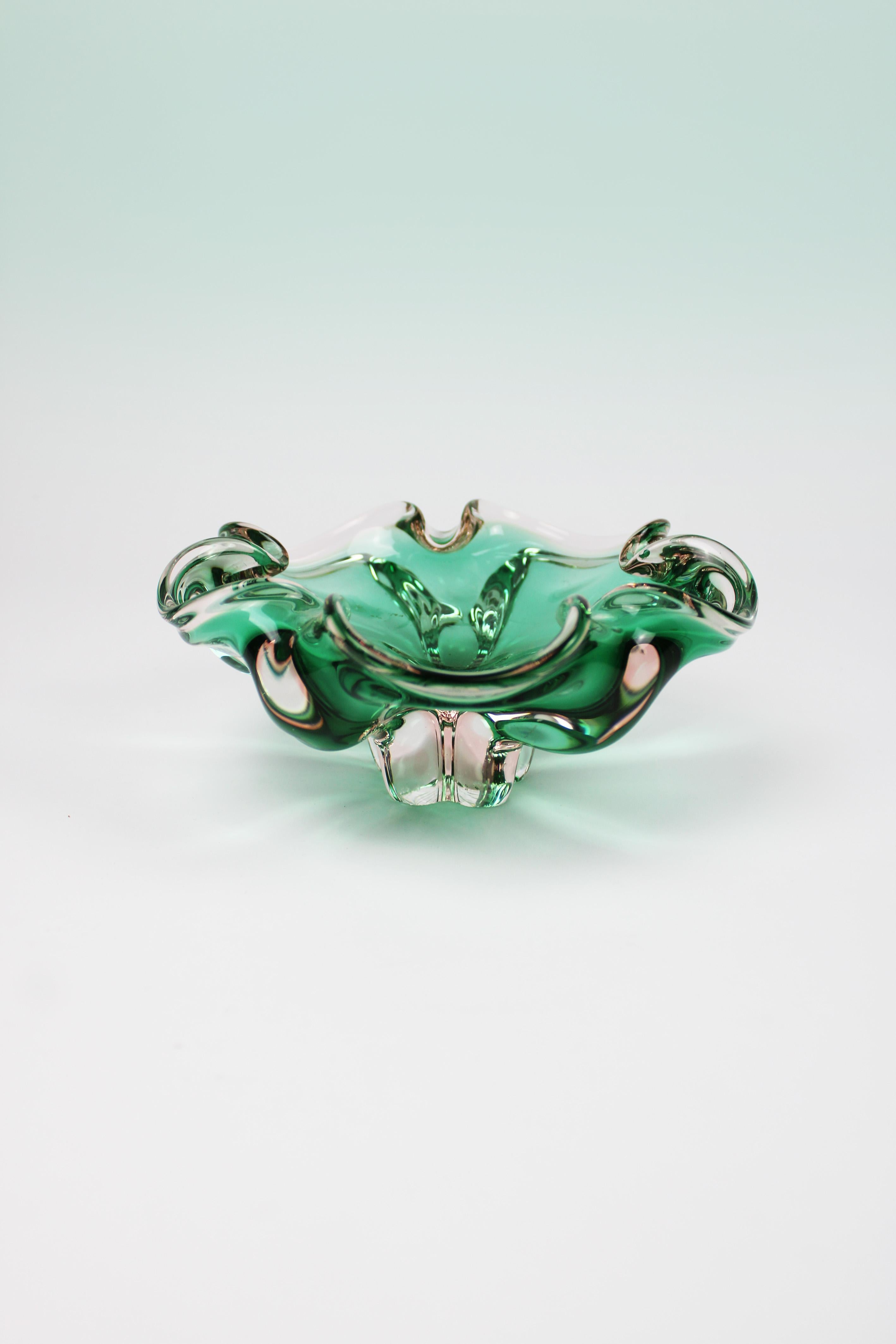 Mid-Century moderno Ciotola organica in cristallo floreale verde turchese Murano XX secolo Italia in vendita