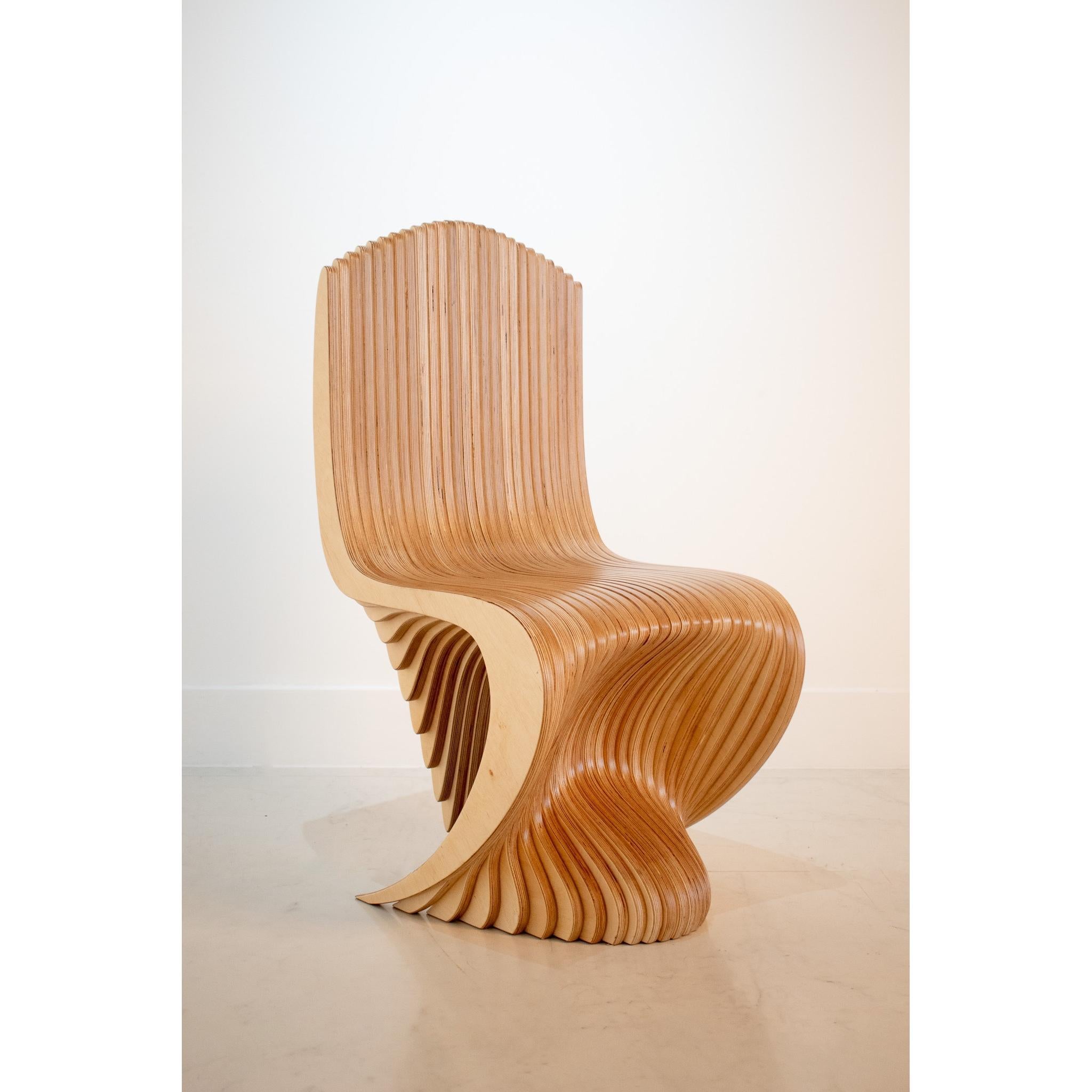 Organic Design dining chair, handmade in the U.K by Antique modern Mix In New Condition In London, GB