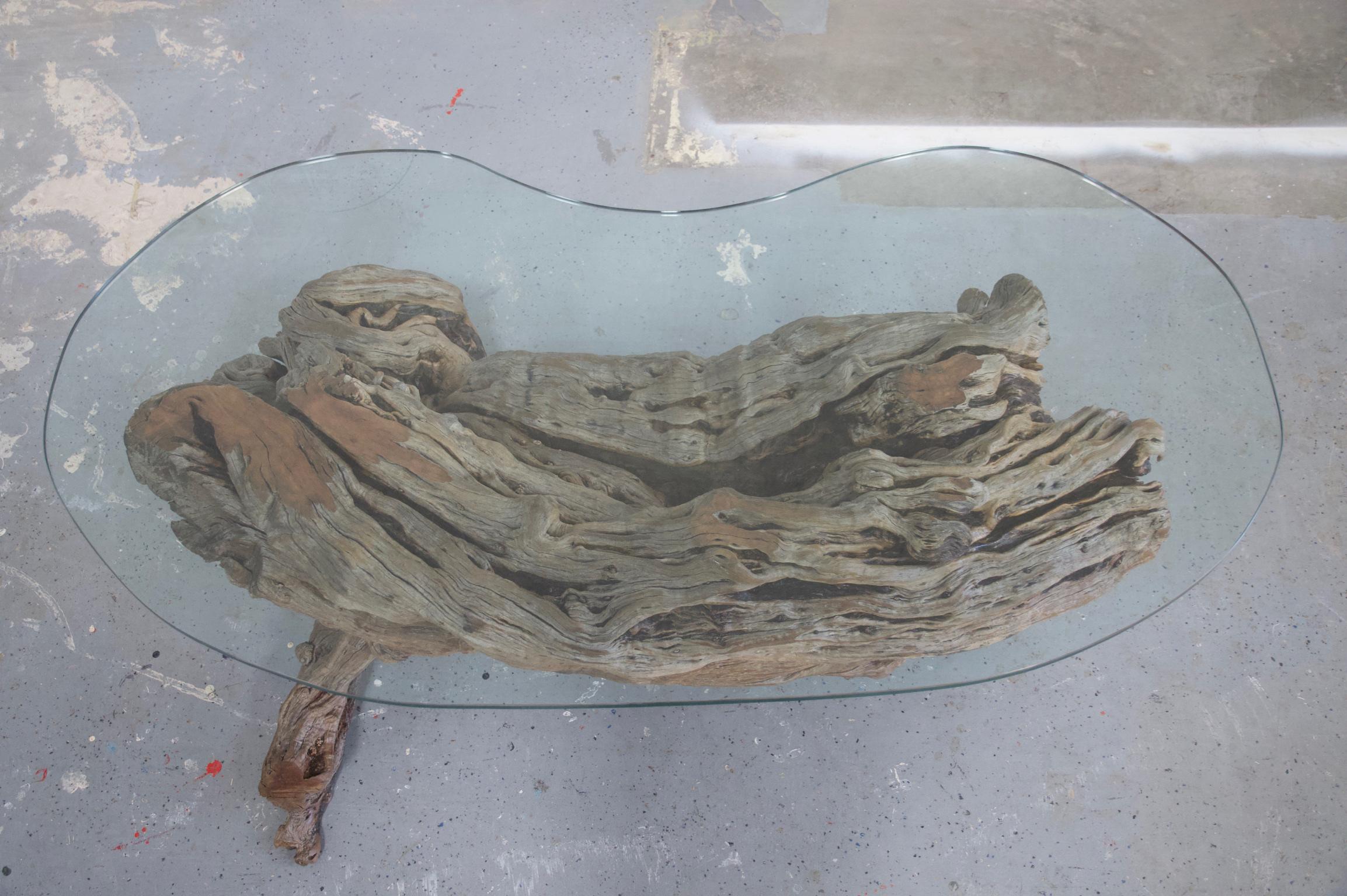 Table à plateau en verre organique flotté - Rustic Modern  Pieces de déclaration en vente 3