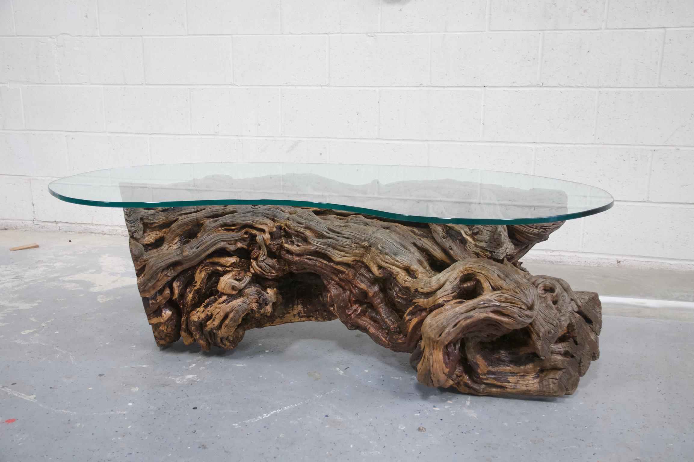 Américain Table à plateau en verre organique flotté - Rustic Modern  Pieces de déclaration en vente