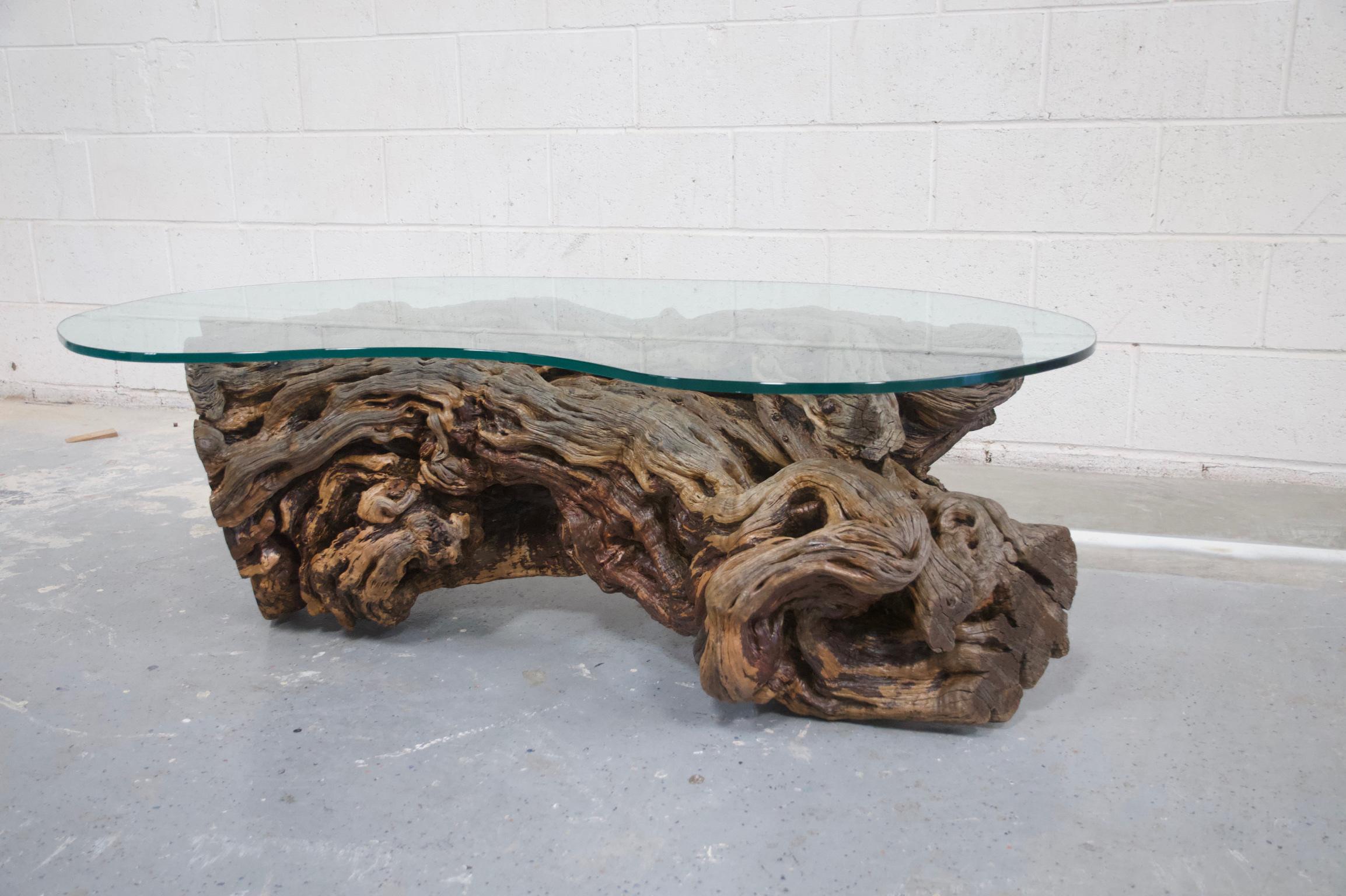 XXIe siècle et contemporain Table à plateau en verre organique flotté - Rustic Modern  Pieces de déclaration en vente