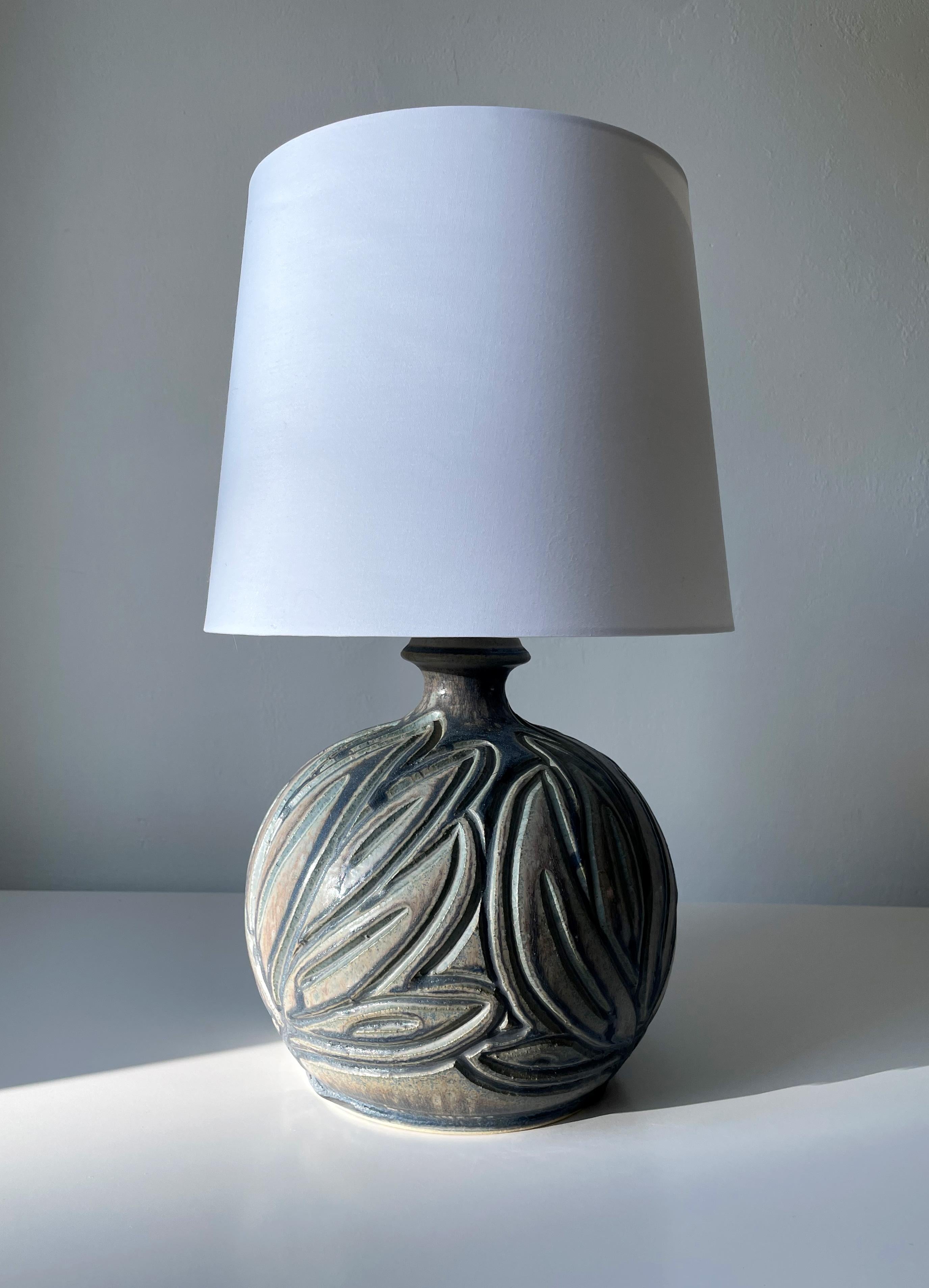 Hand-Carved Handmade Organic 1950s Earth Toned Stoneware Table Lamp, Lovemose, Denmark For Sale