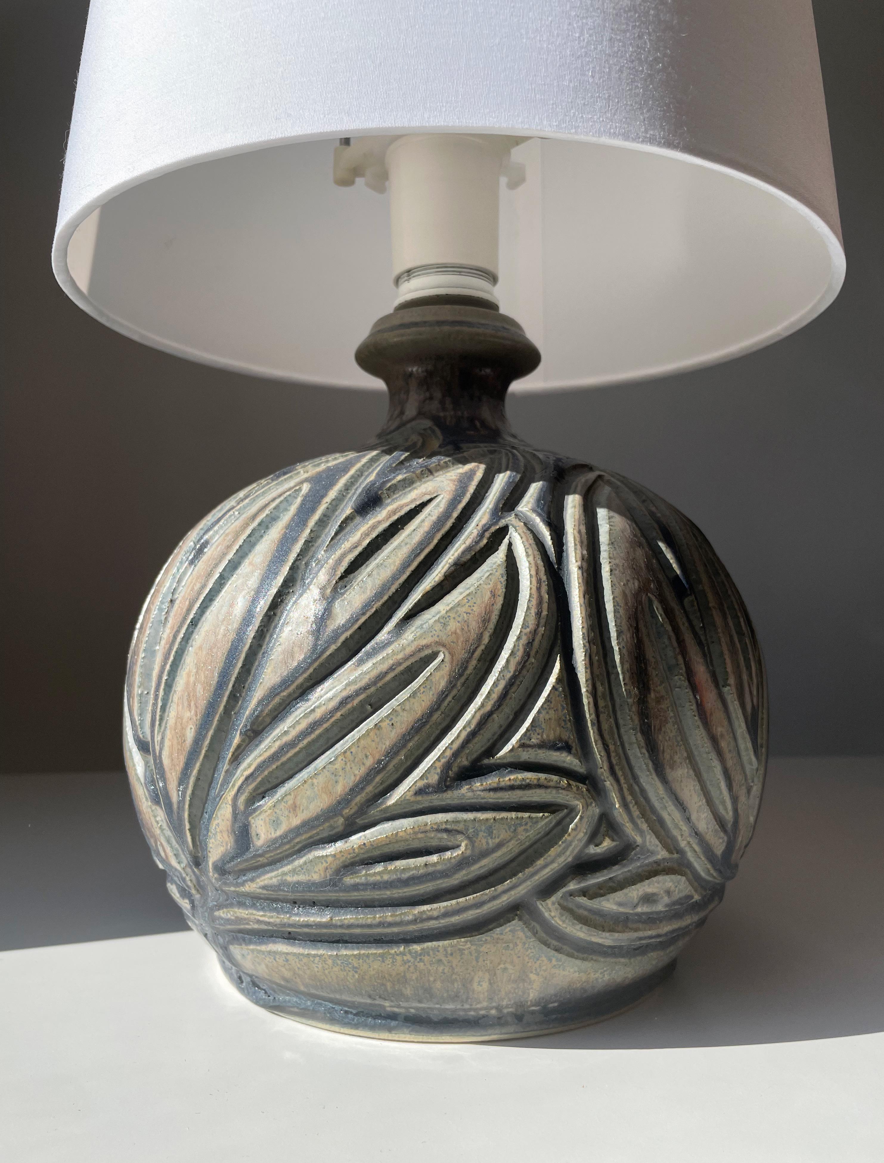20th Century Handmade Organic 1950s Earth Toned Stoneware Table Lamp, Lovemose, Denmark For Sale