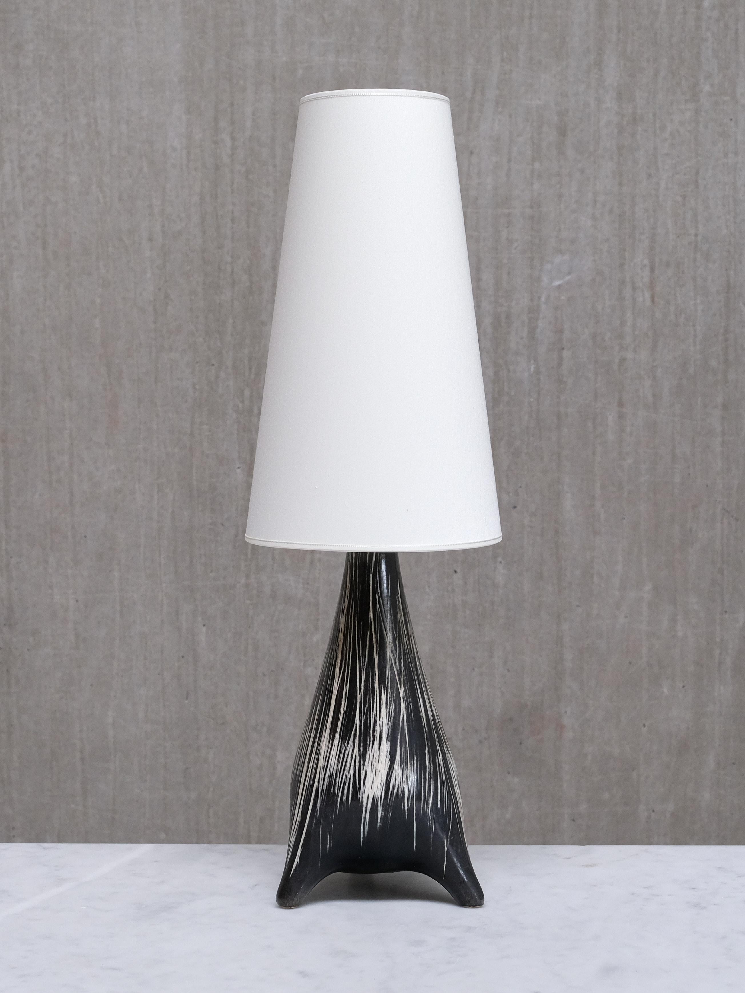 Lámpara de sobremesa de cerámica orgánica de tres patas Elisabeth Loholt, Dinamarca, años 60 en venta 1