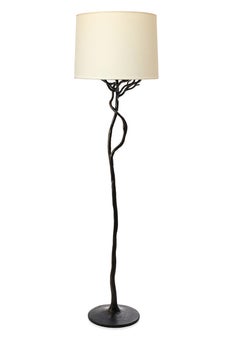 Lampadaire Etna organique en plâtre avec abat-jour en lin par Benediko, personnalisé