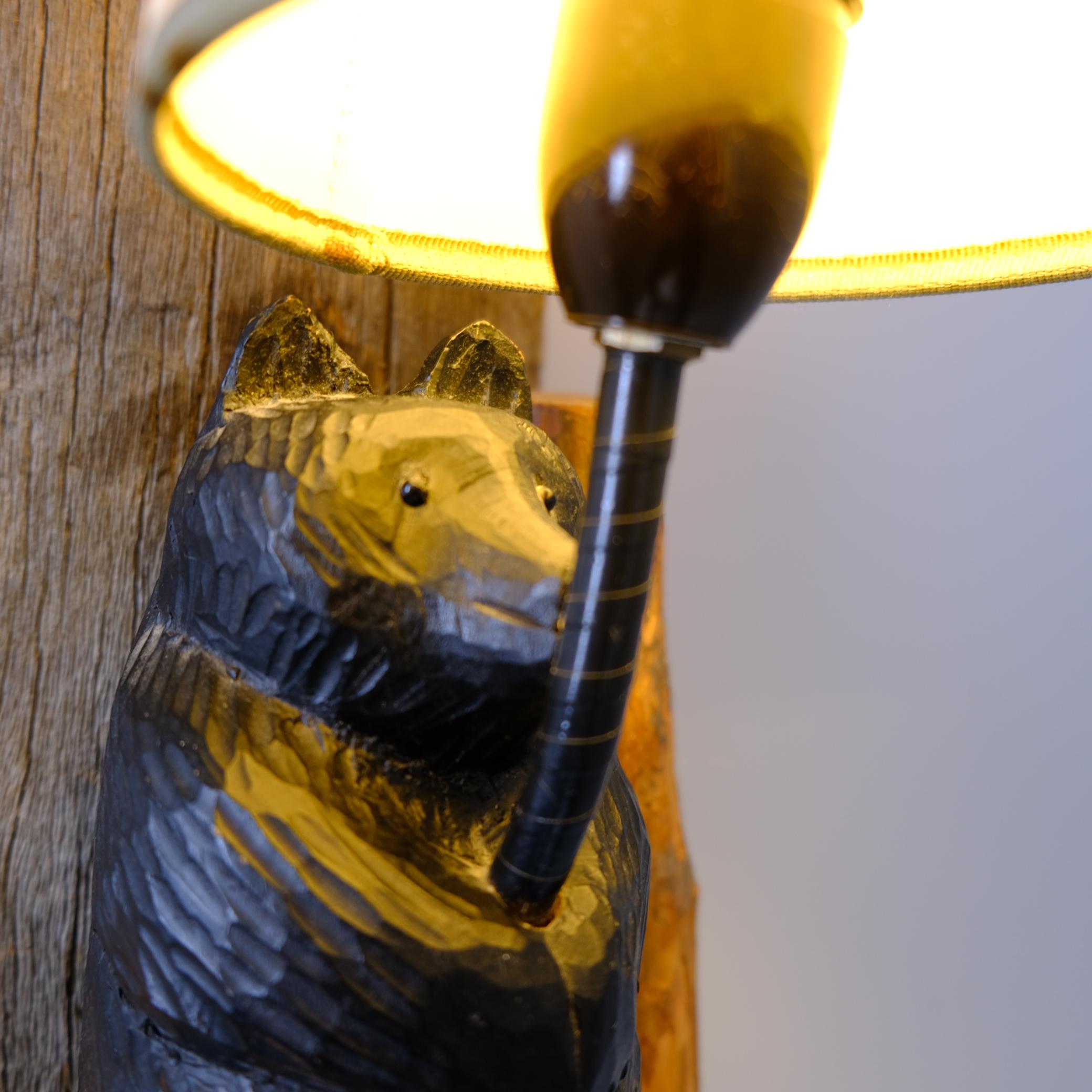 Bouleau Lampe murale d'art populaire organique, ours en bois sculpté à la main, Eino Kypärä, Finlande 1997 en vente