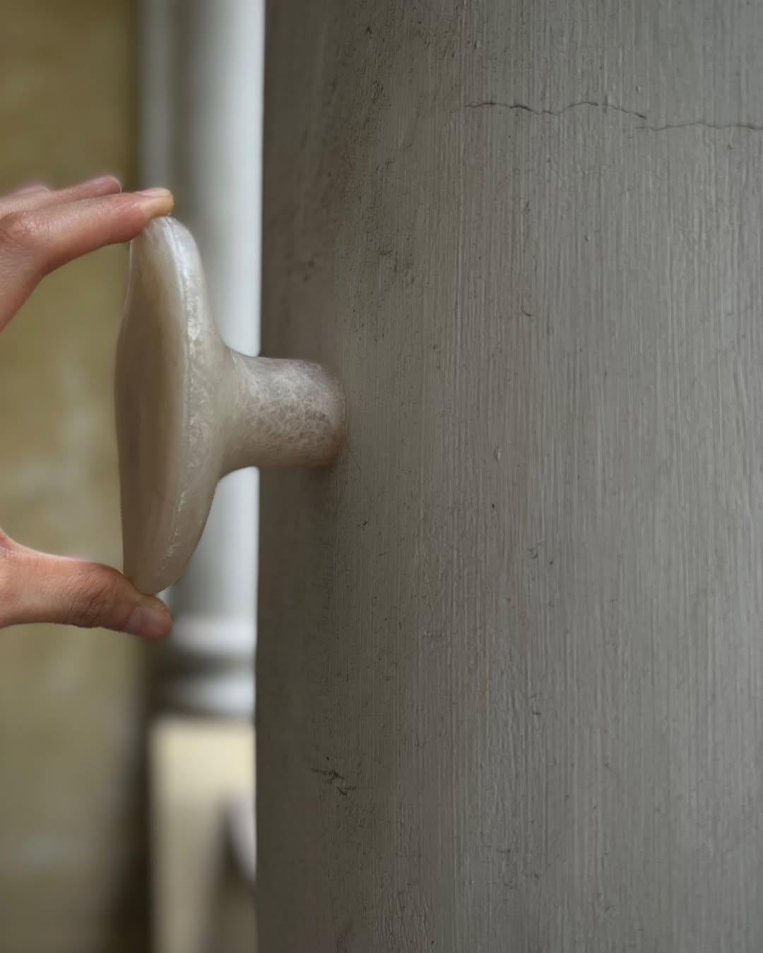 Organic Form, gancio in fibra di vetro beige naturale di kar in vendita 5