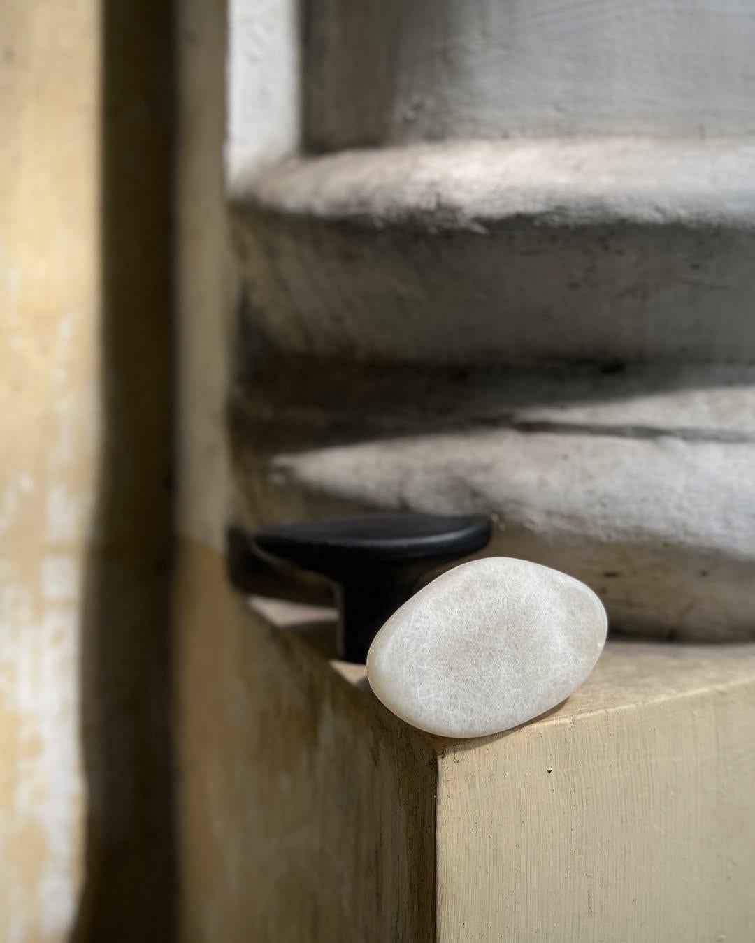 Organic Form, gancio in fibra di vetro beige naturale di kar in vendita 6