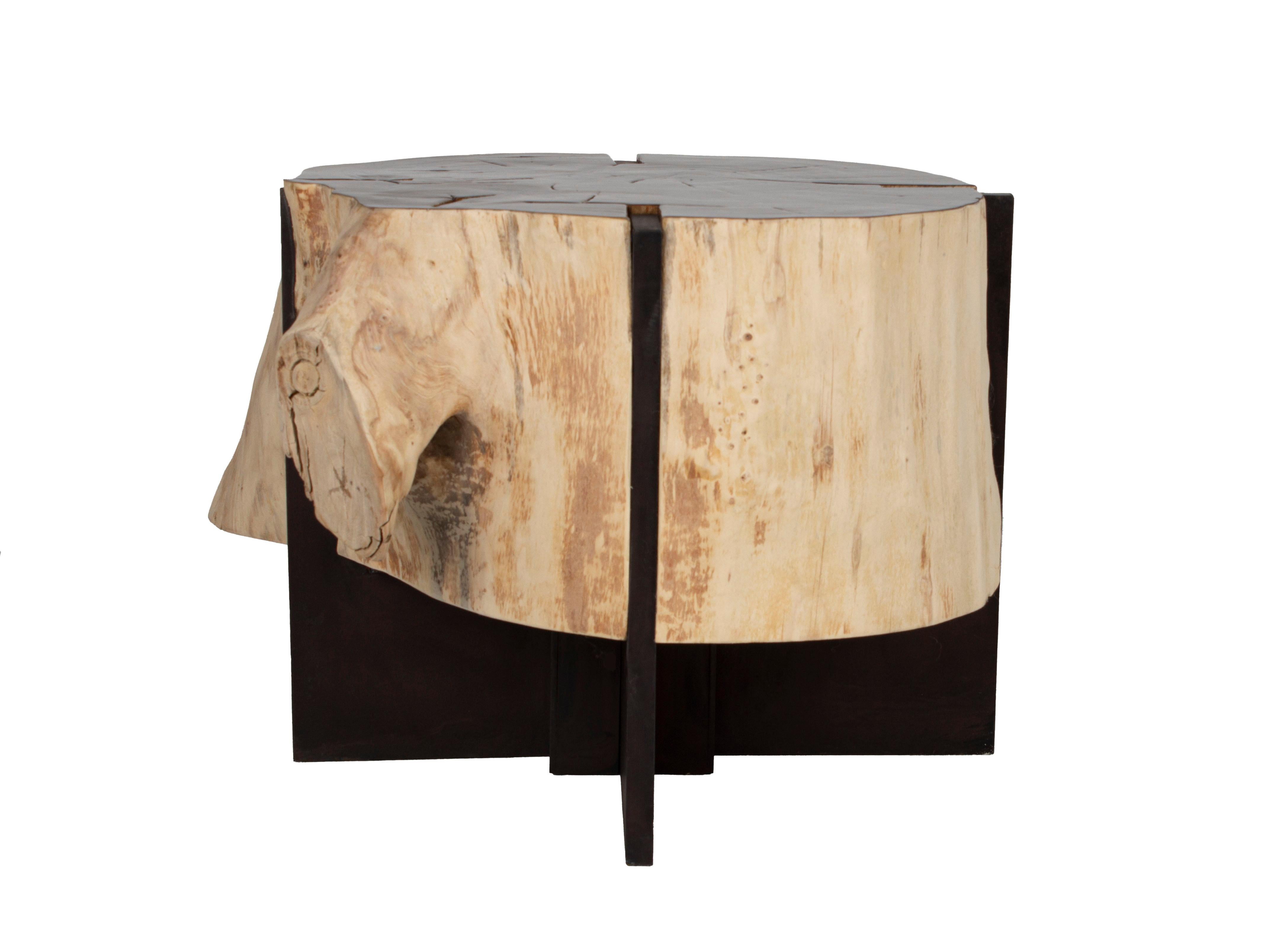 Organic form oak side table Medici gardens Florence, Italy

One of a kind piece. From Italy, sold from Dallas, TX

Measures: 19