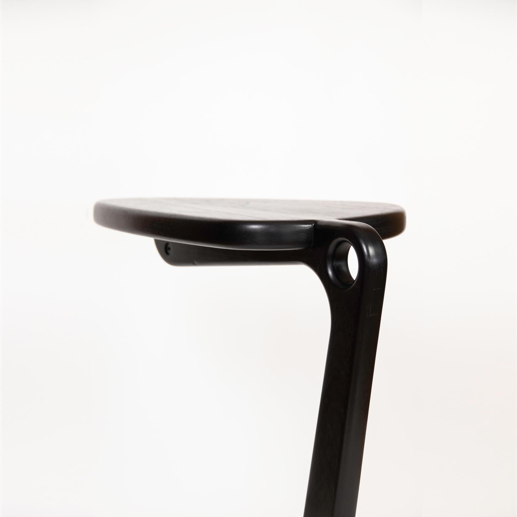 Hand-Crafted Organic Form Side Table - Broto, MEDIAN size Ebony Finish Wood  For Sale