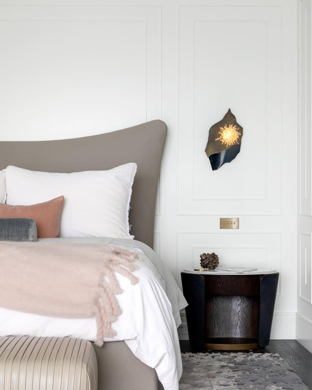 Organic Form A Sugar Bomb Mono Sconce in ossidiana e ottone di Christopher Boots In condizioni Nuovo in vendita a Geneve, CH