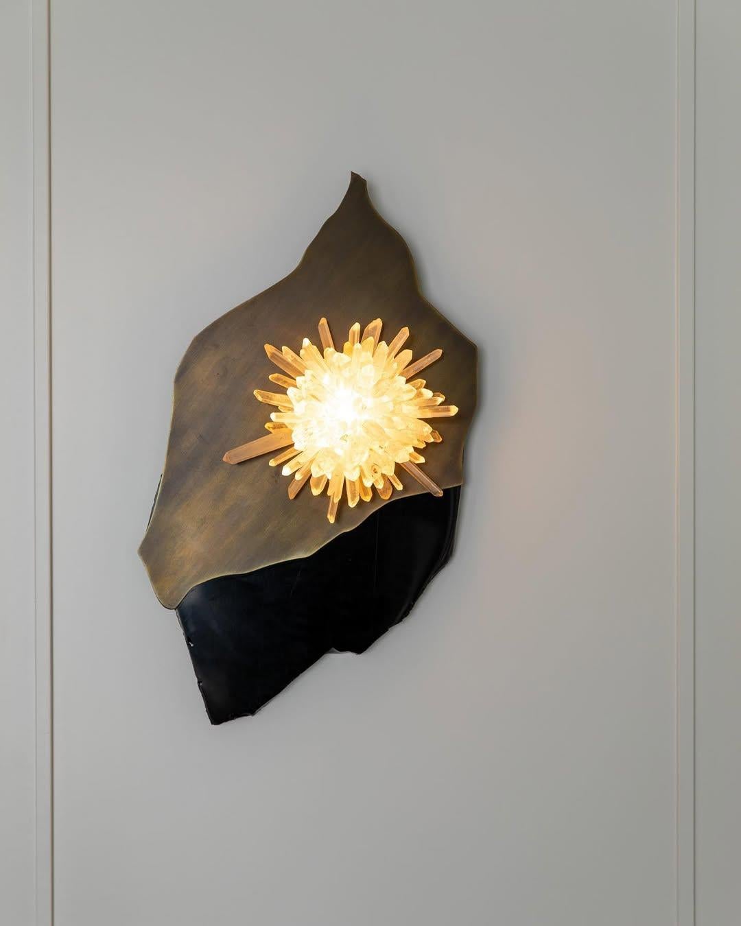 XXI secolo e contemporaneo Organic Form A Sugar Bomb Mono Sconce in ossidiana e ottone di Christopher Boots in vendita