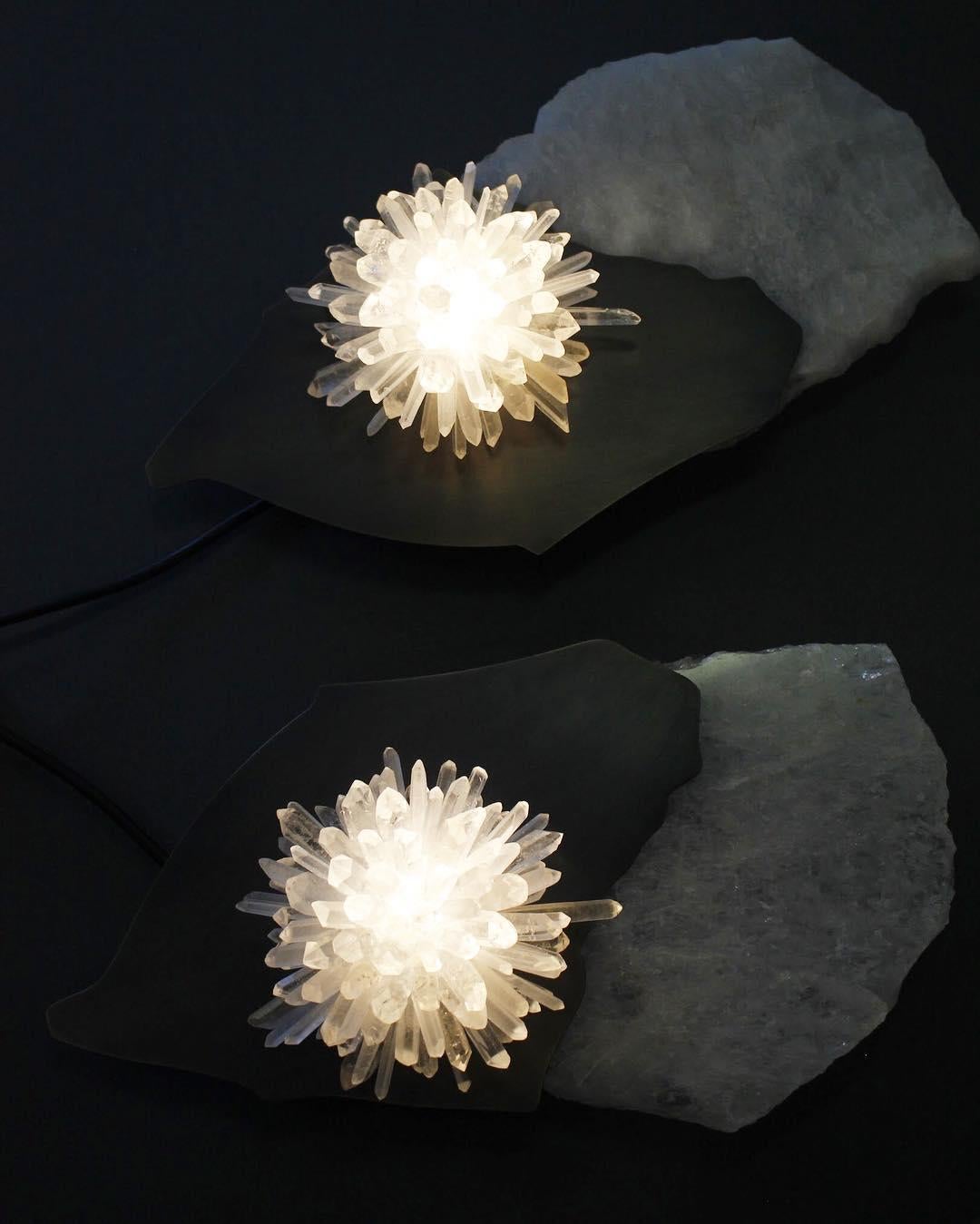 Lámpara mono de cuarzo y latón Organic Form Sugar Bomb de Christopher Boots Siglo XXI y contemporáneo en venta