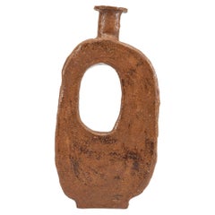 Forme organique, grand vase en céramique Brown avec ouverture du corps par Willem Van Hooff