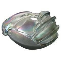 Vase en verre organique de forme libre de couleur argent irisé