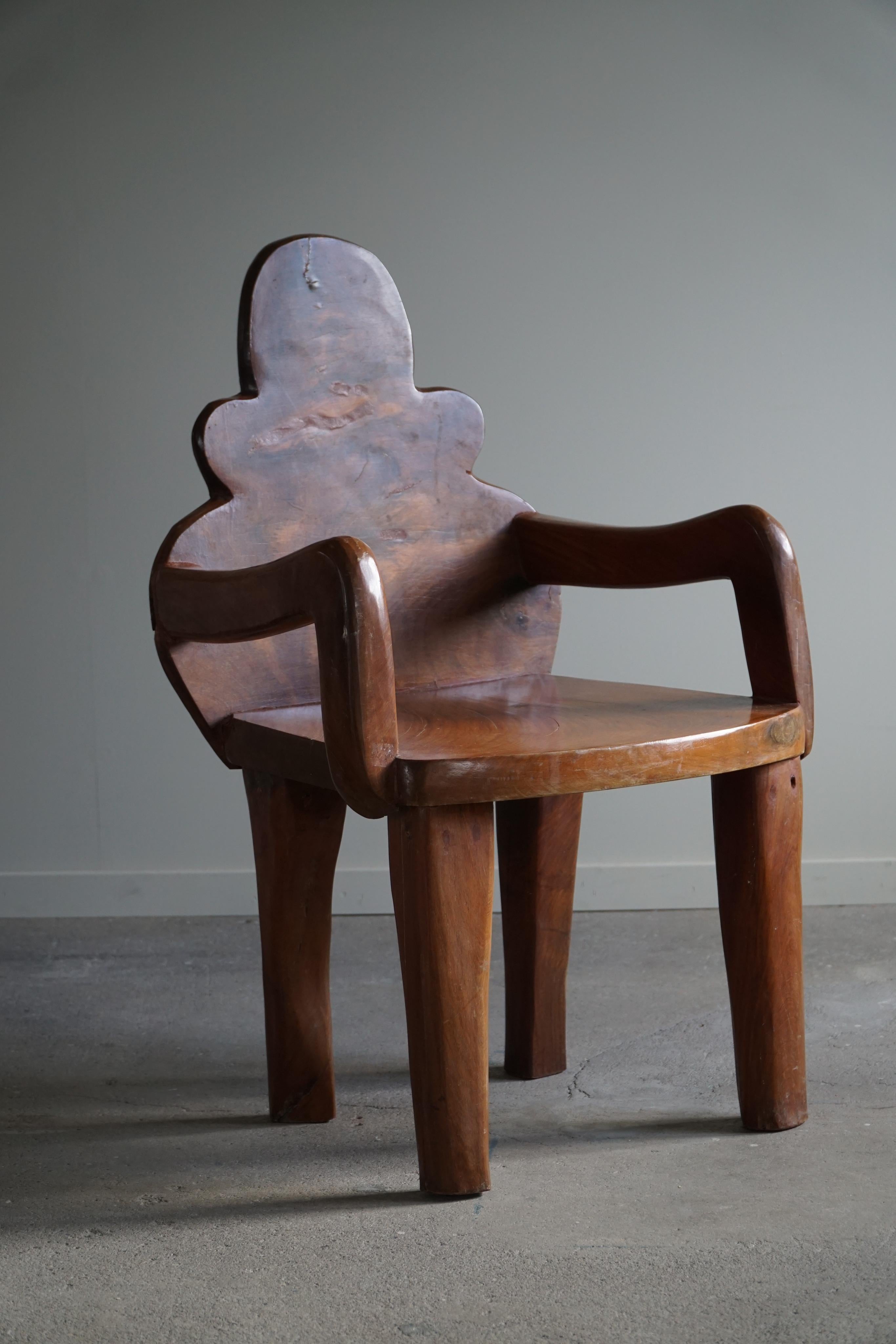 Handgefertigter Wabi Sabi-Sessel aus Massivholz, schwedische Moderne, 1900er Jahre (Handgeschnitzt) im Angebot