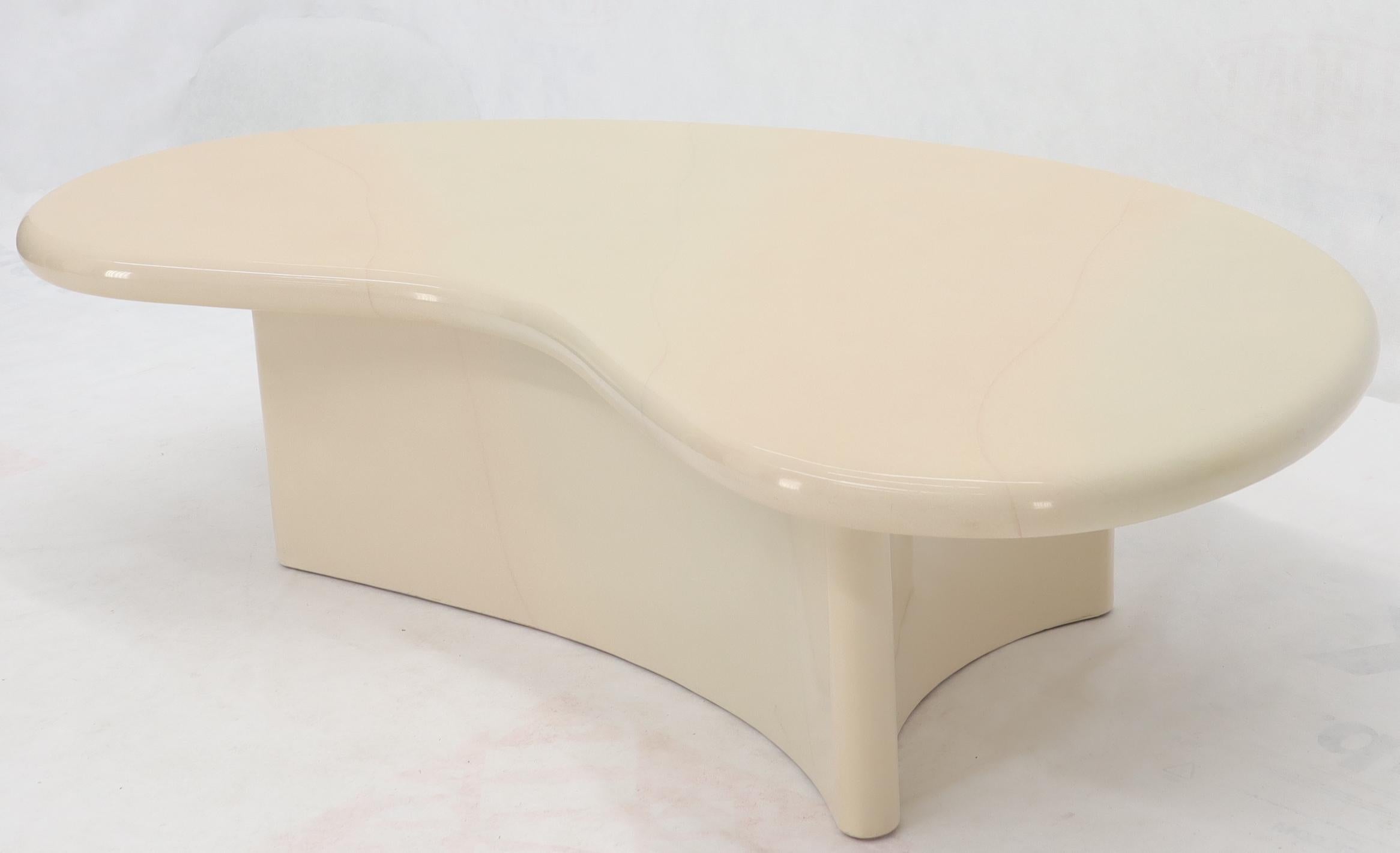 Organic Kidney Shape Beige Cream White Lacquer Mid-Century Modern Coffee Table 2