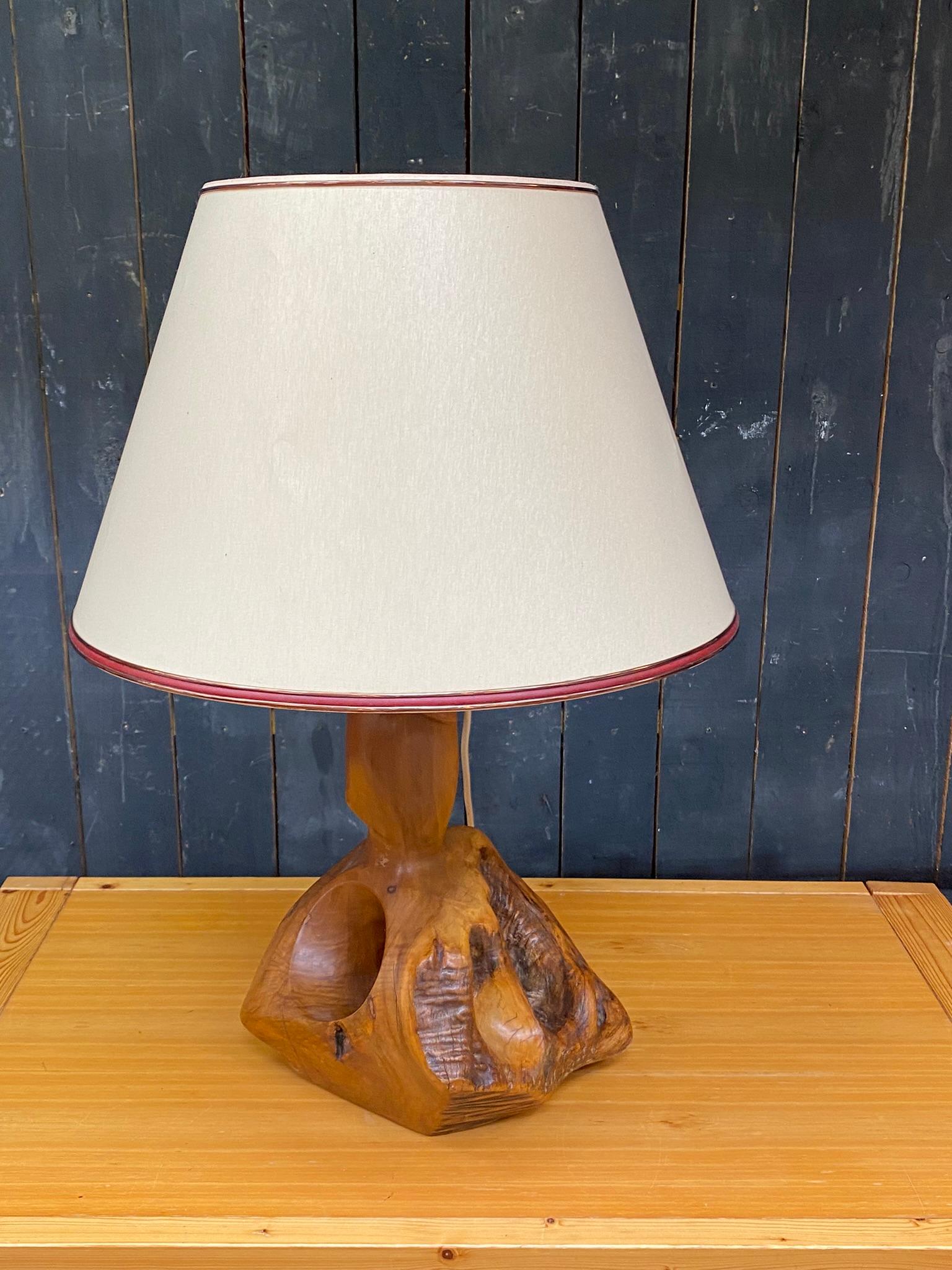 Lampe organique en Wood Wood, sculpture directe, circa 1970
hauteur lampe seule : 52 cm (20,47