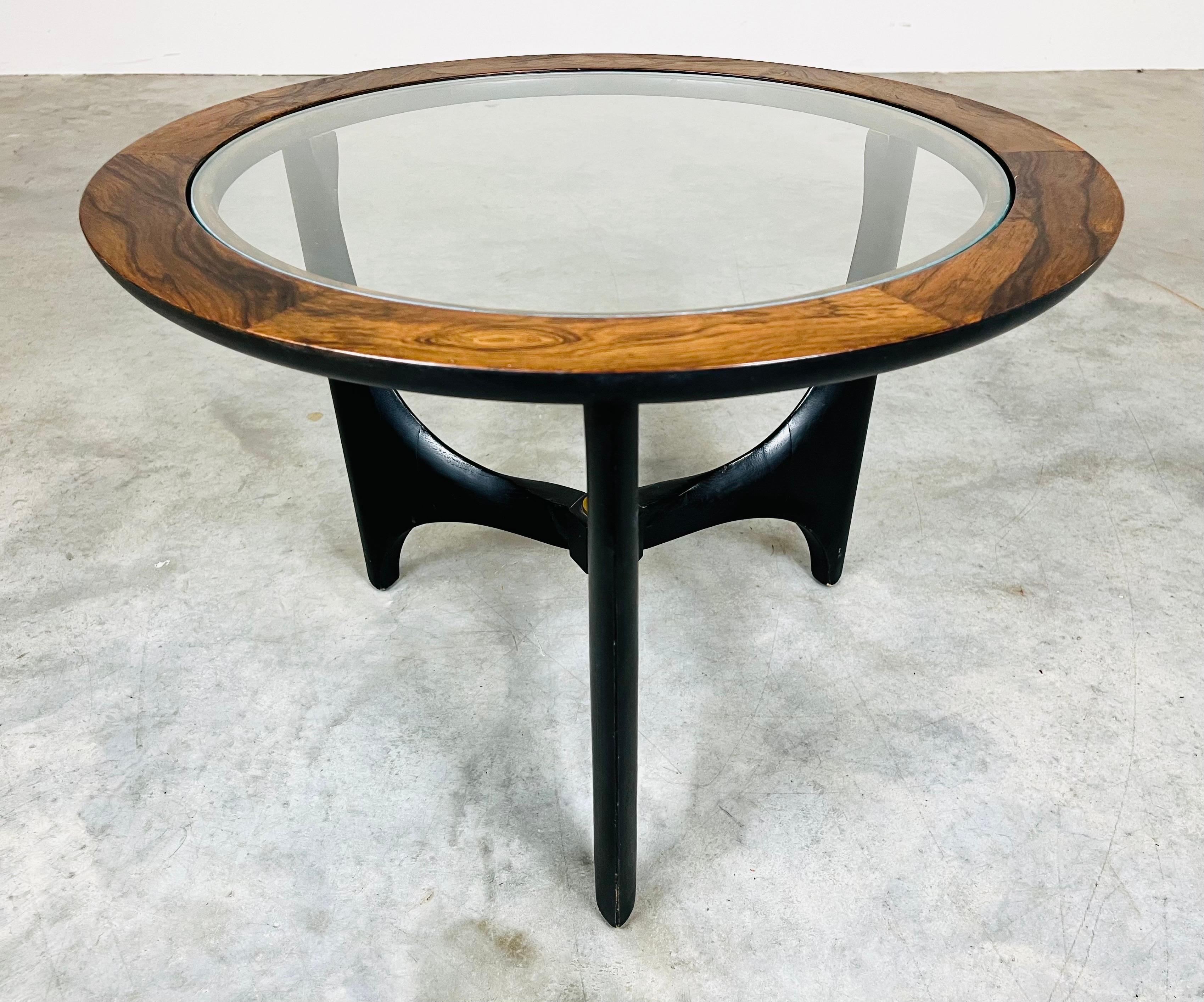 Organic Lane Sculptural End Or Side Table In Rare Rosewood  In Excellent Condition In Southampton, NJ