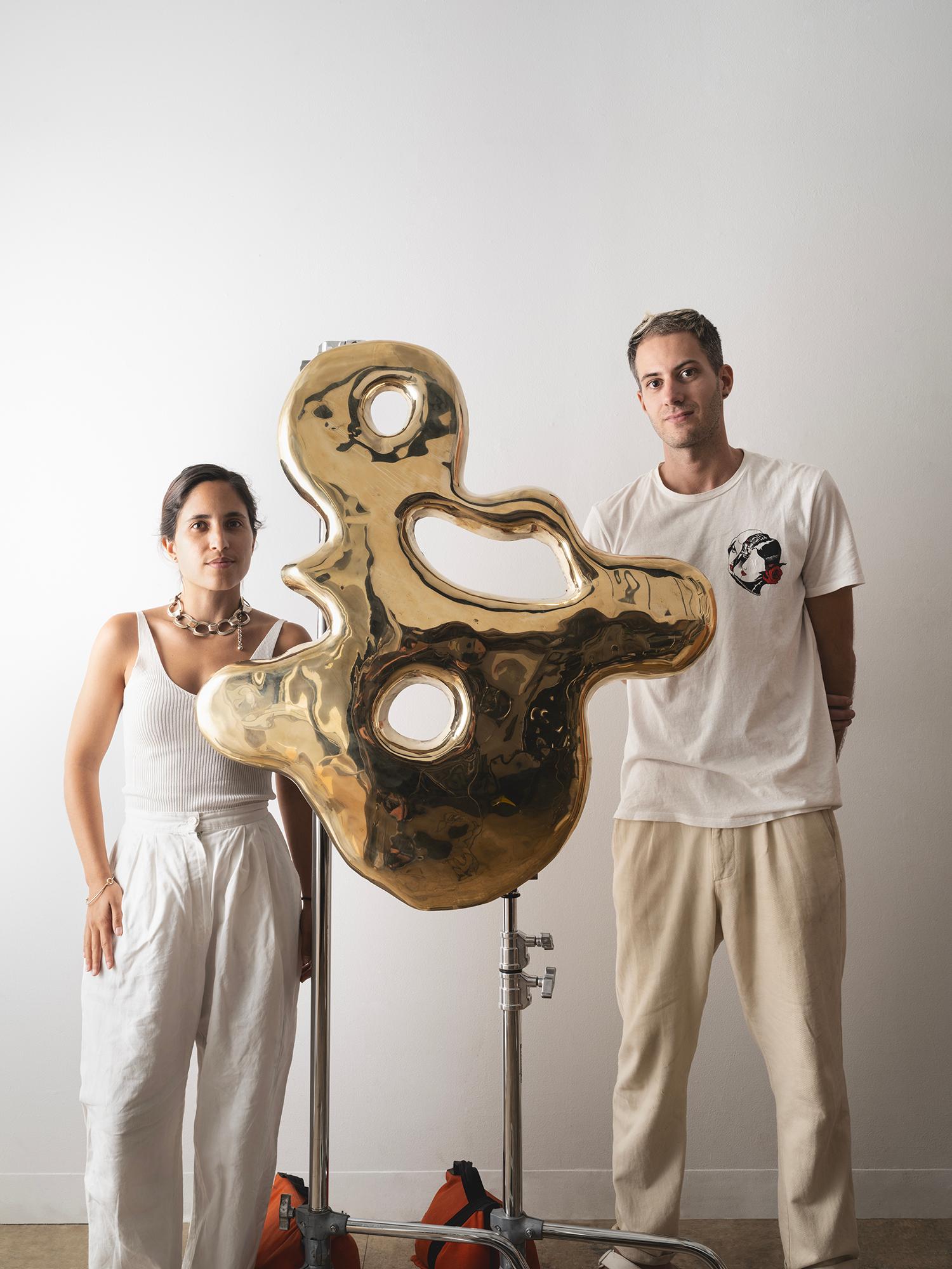I Drip Mirrors sono stati presentati all'Alcova di Miami durante la Design Week del 2023. Queste opere sono realizzate in bronzo fuso e presentano una finitura a specchio in ottone. 

Questo concetto è nato da un luogo molto creativo e unico durante