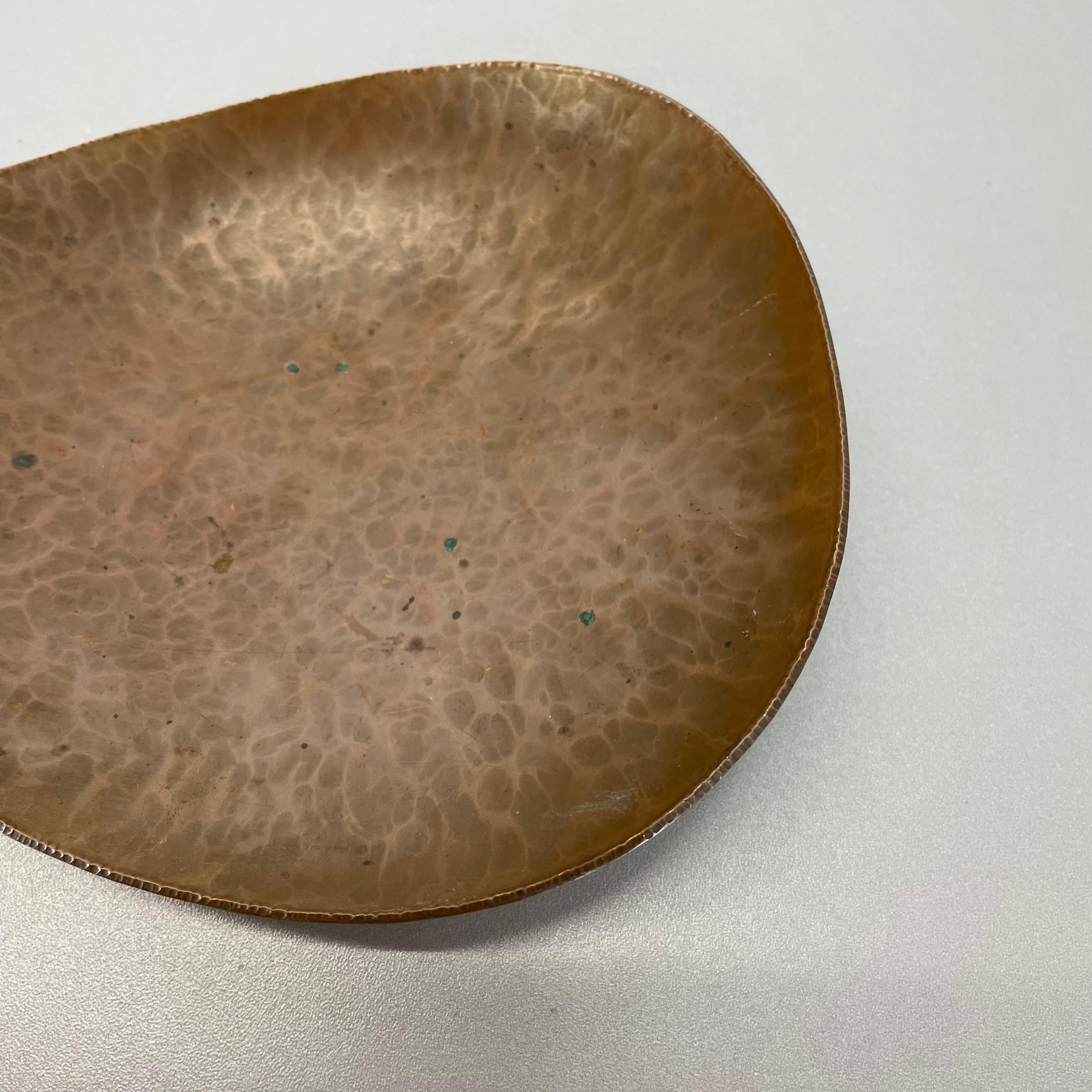 Organic Leaf Copper Plate Desk Element Auböck Hagenauer Era, Austria, 1950s For Sale 4