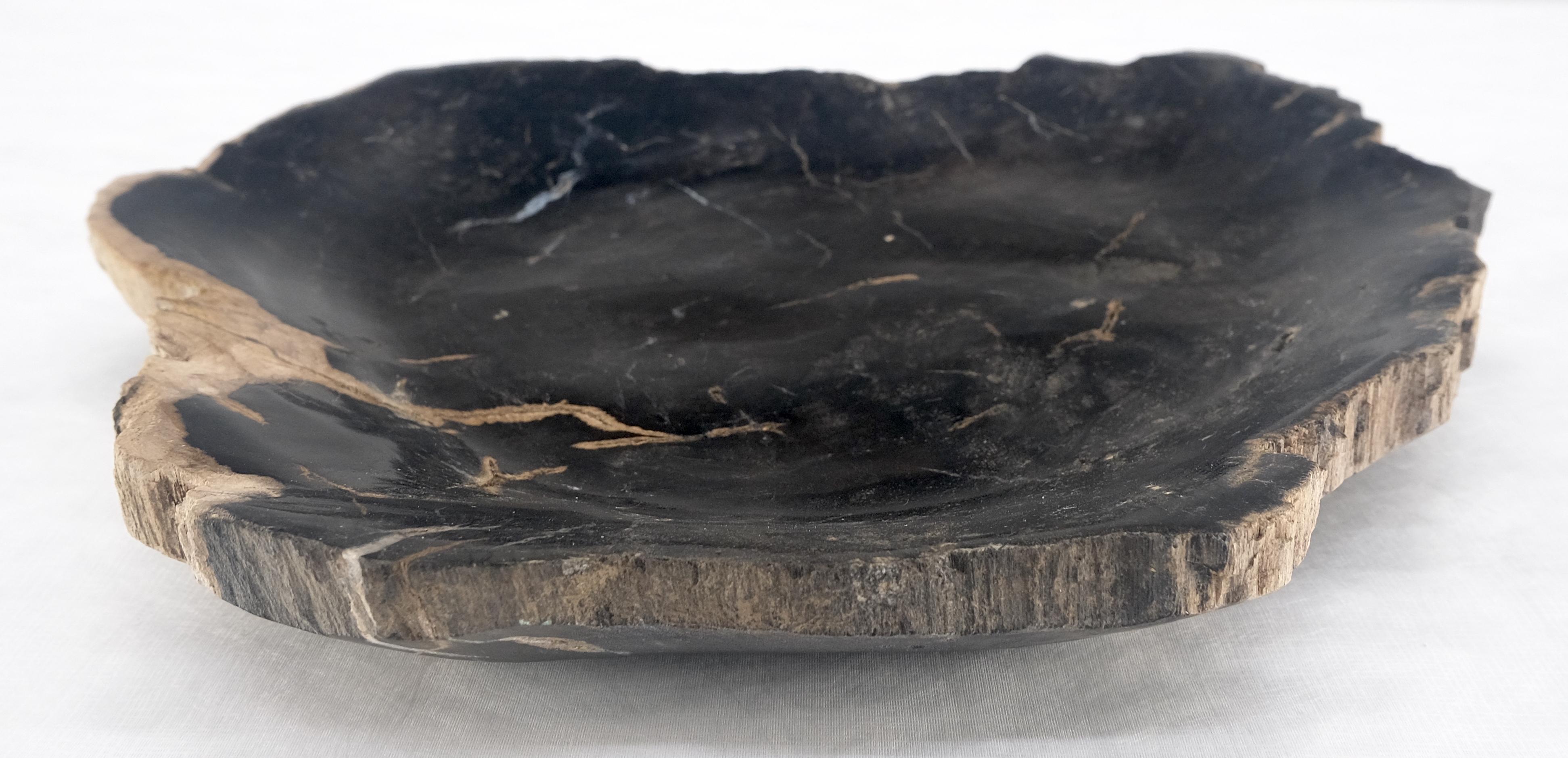 Mid-Century Modern Organic Leaf Shape Black & Tan Petrified Wood Tray Bowl Dish Plate Ashtray For Sale