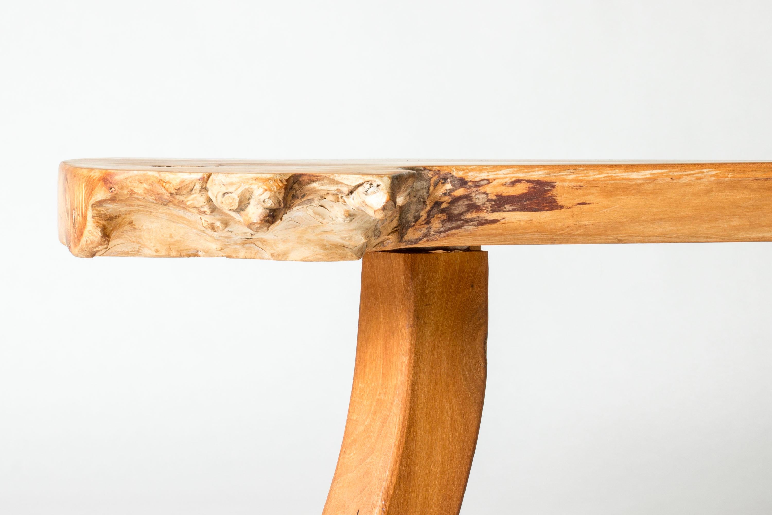 Couchtisch aus Ulmenholz mit organischem, naturbelassenem Rand von Carl-Axel Beijbom, Schweden, 1967 im Zustand „Gut“ im Angebot in Stockholm, SE