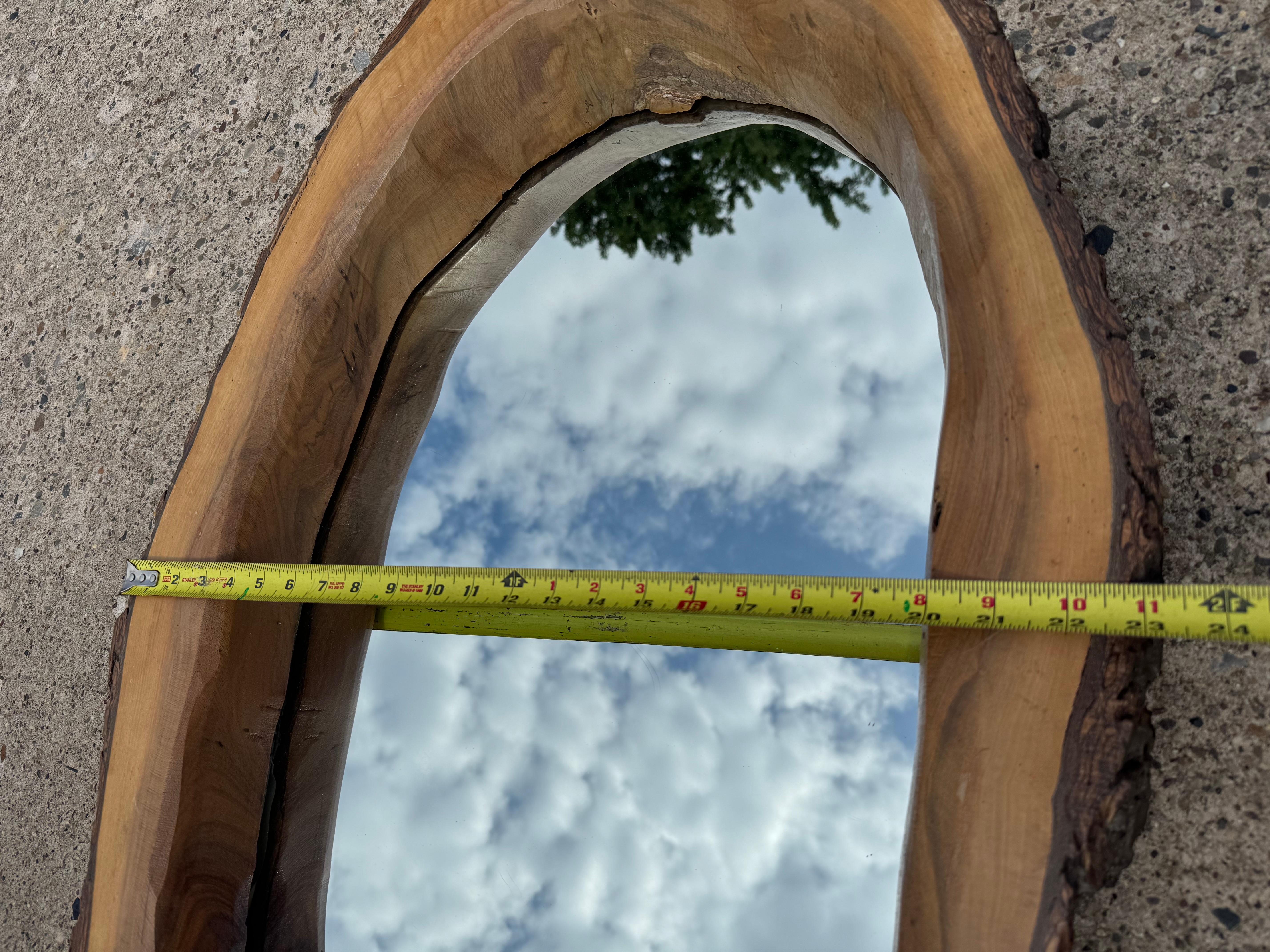 Émaillé Miroir oblong en bois à bord vif organique en vente