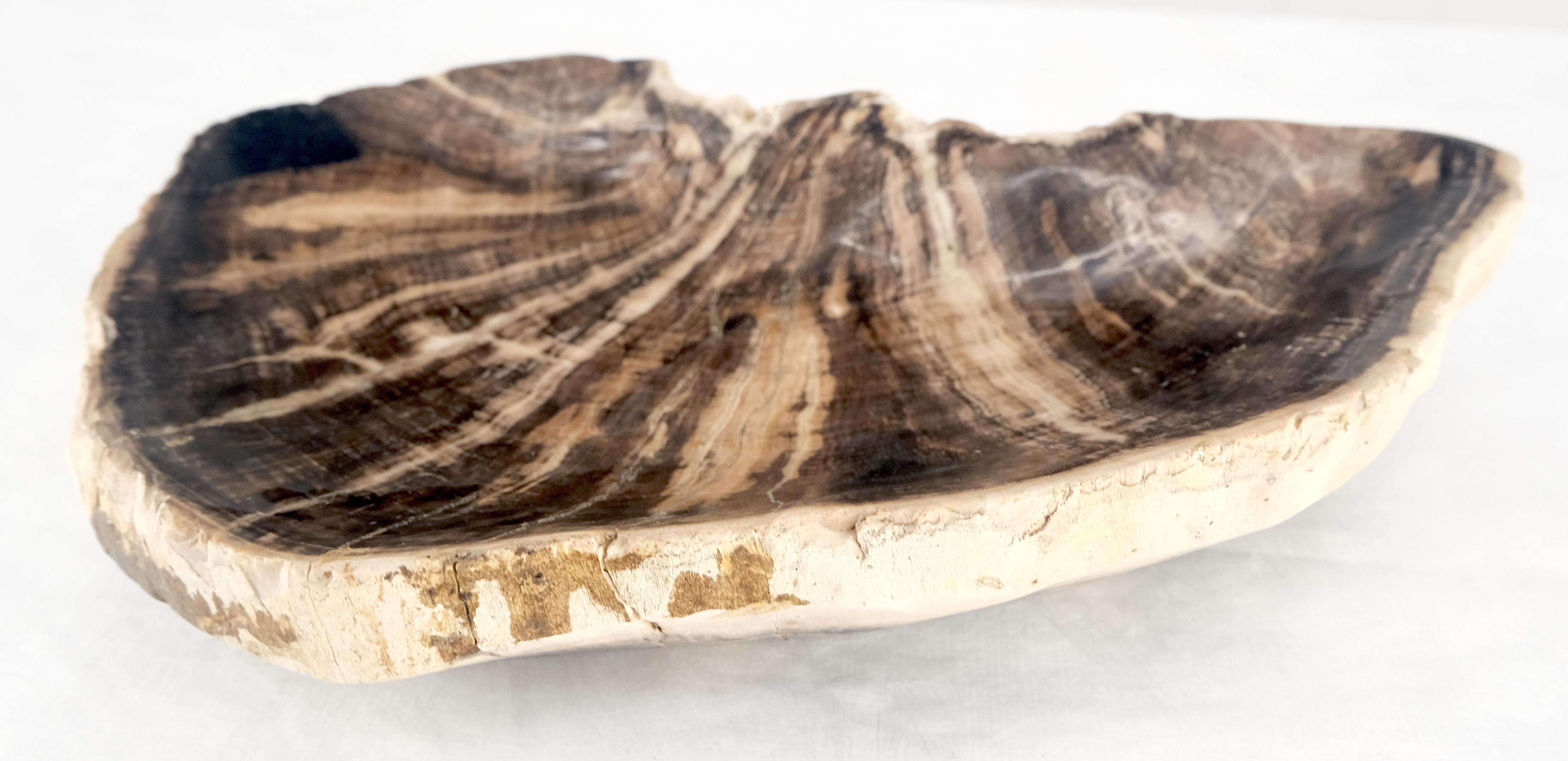 Mid-Century Modern Organic Liver Shape Black & Tan Petrified Wood Tray Bowl Dish Plate Ashtray For Sale