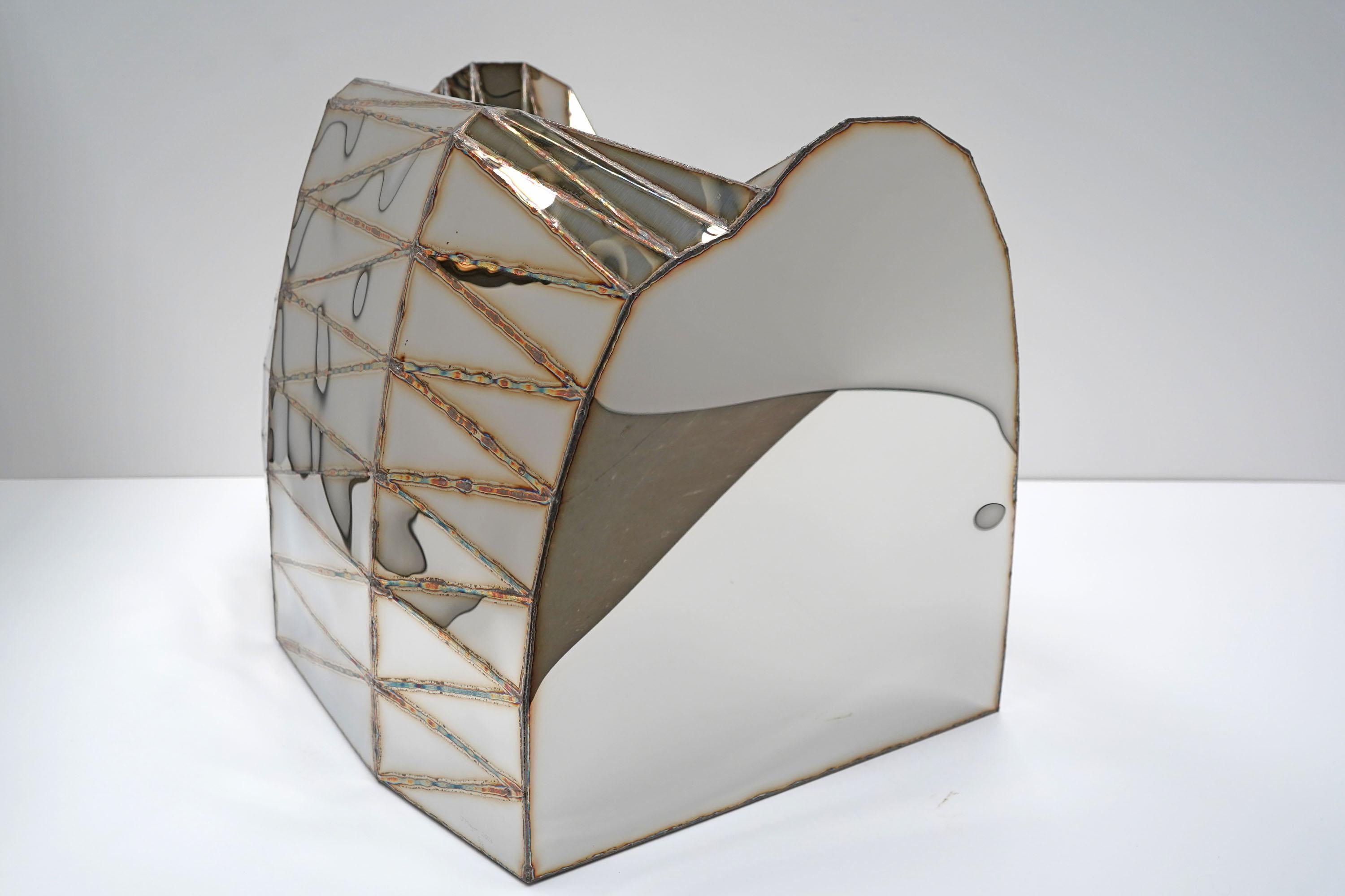 Poudré Organic Loop Chair en acier inoxydable soudé poli miroir par Julian Mayor en vente