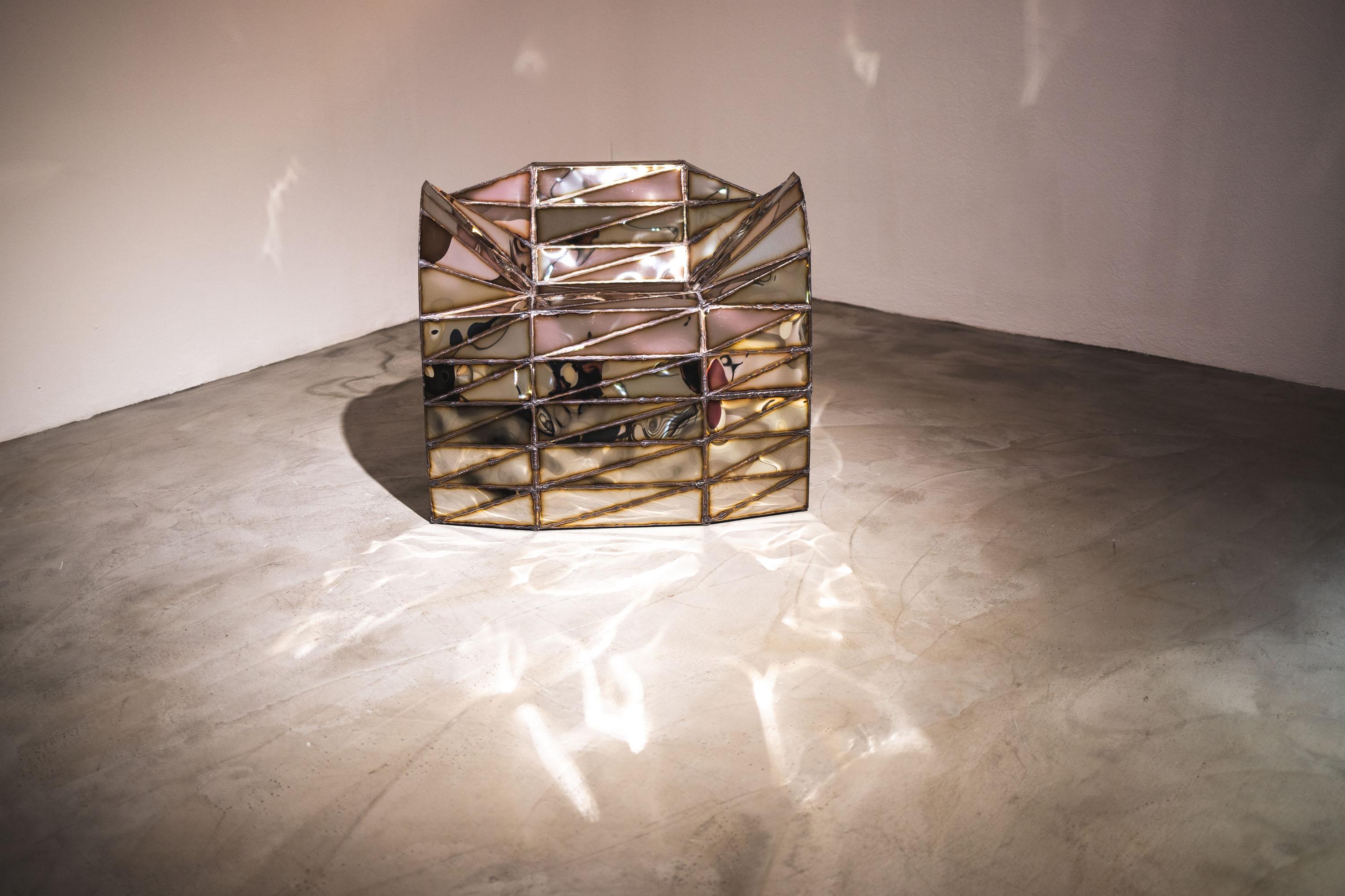 Organic Loop Chair en acier inoxydable soudé poli miroir par Julian Mayor Neuf - En vente à Geneve, CH