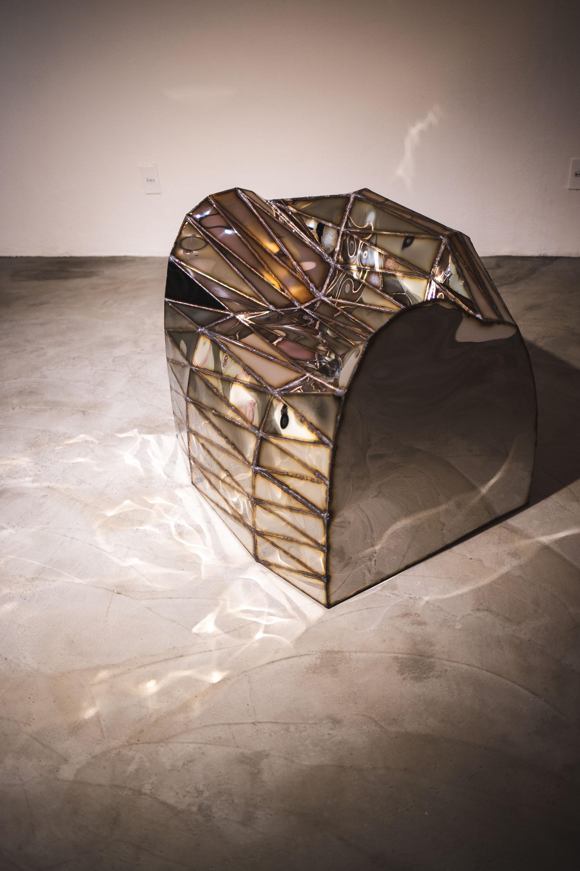Acier inoxydable Organic Loop Chair en acier inoxydable soudé poli miroir par Julian Mayor en vente