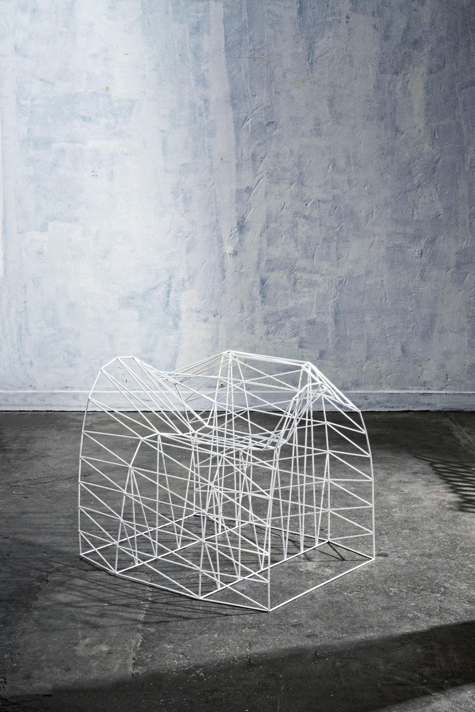 Britannico Sedia Organic Loop Wireframe in acciaio inox verniciato a polvere di Julian Mayor in vendita