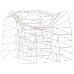 Sedia Organic Loop Wireframe in acciaio inox verniciato a polvere di Julian Mayor