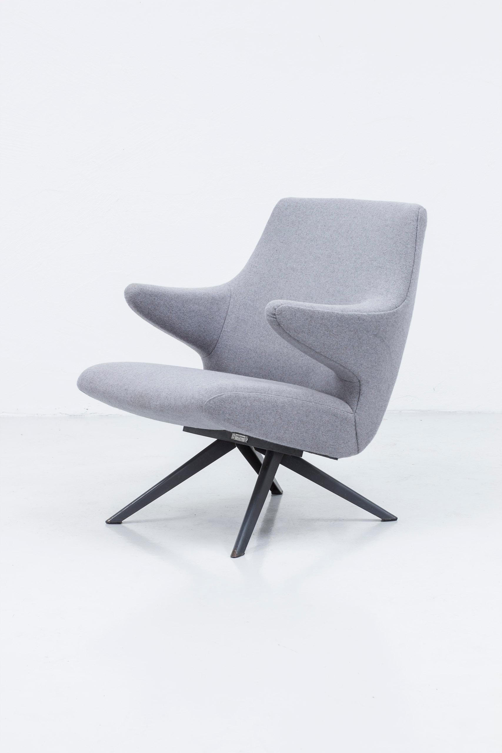 Organic Lounge Chair by Bengt Ruda, Nordiska Kompaniet, Sweden, Ca 1955 In Good Condition In Hägersten, SE