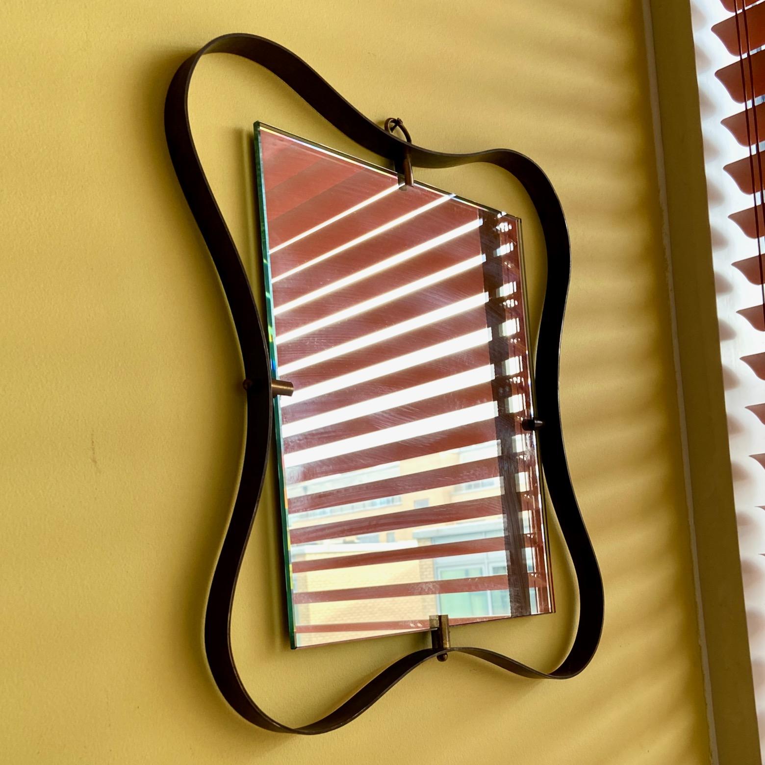 Miroir organique en laiton du milieu du siècle, Fontana Arte, Italie, années 1950 Bon état - En vente à London, Fitzrovia