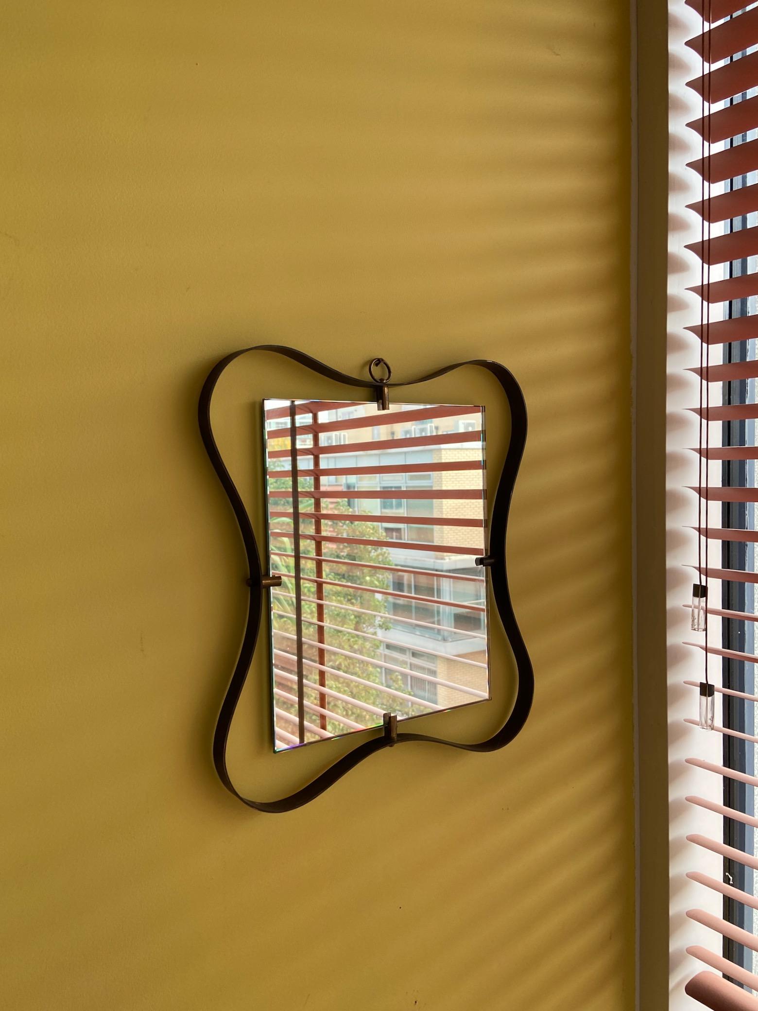 Laiton Miroir organique en laiton du milieu du siècle, Fontana Arte, Italie, années 1950 en vente