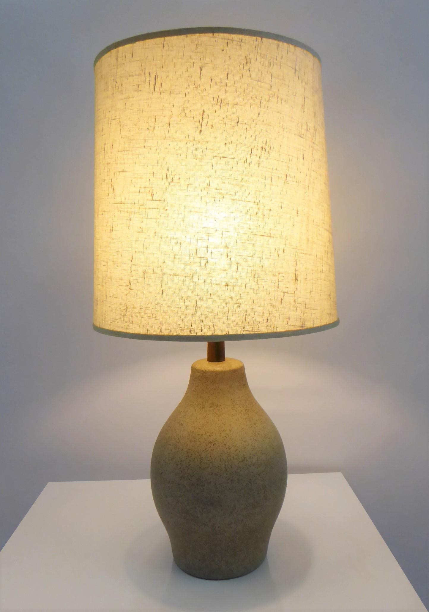 Organic Mid-Century Modern Martz Ceramic Table Lamp 2
