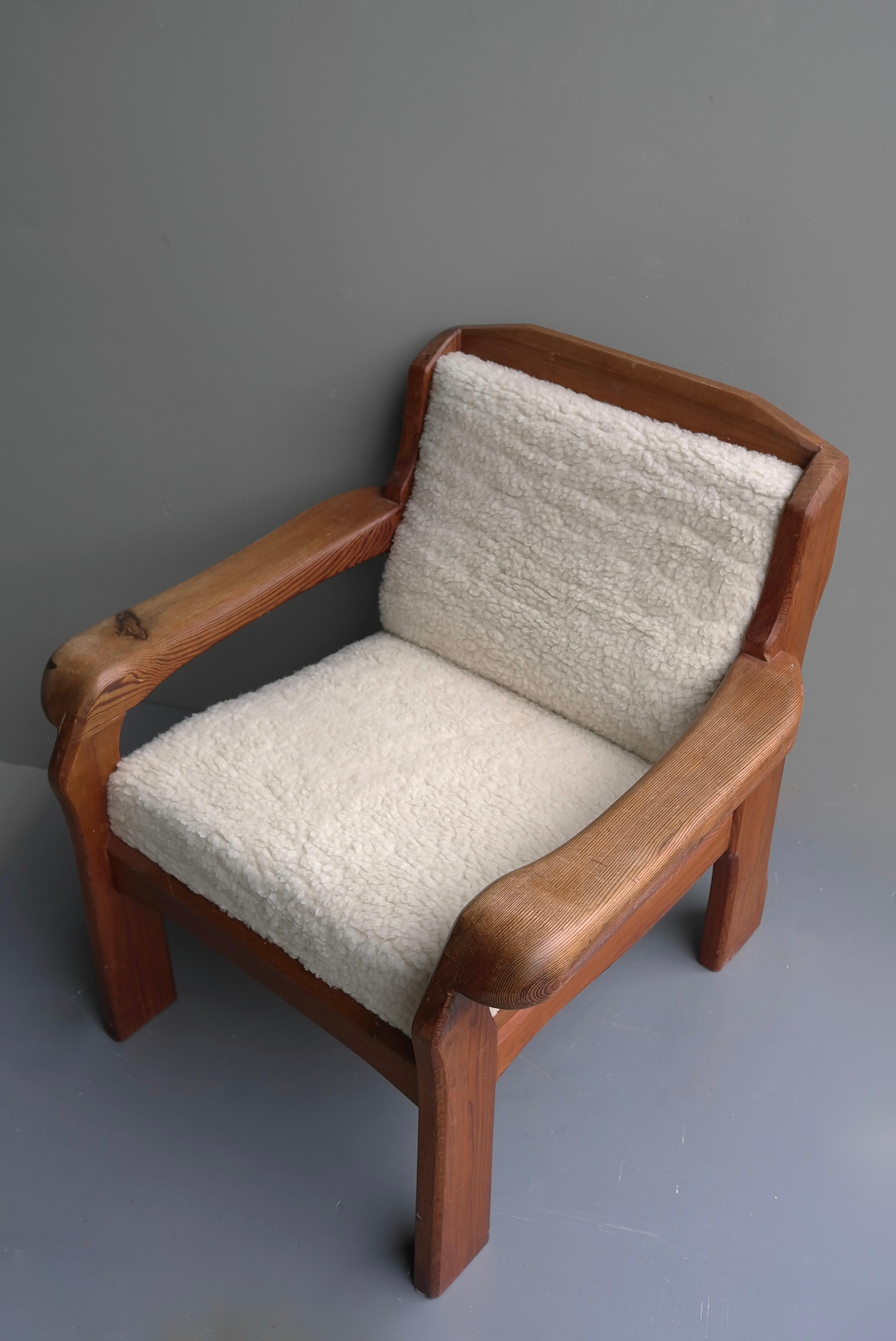 Organic anthroposophical Pine Lounge Chair, pure Merino Wool Upholstery, 1960' For Sale 2